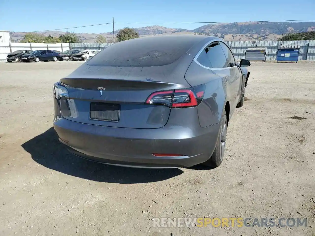 4 Photograph of a damaged car 5YJ3E1EA8LF643952 TESLA MODEL 3 2020