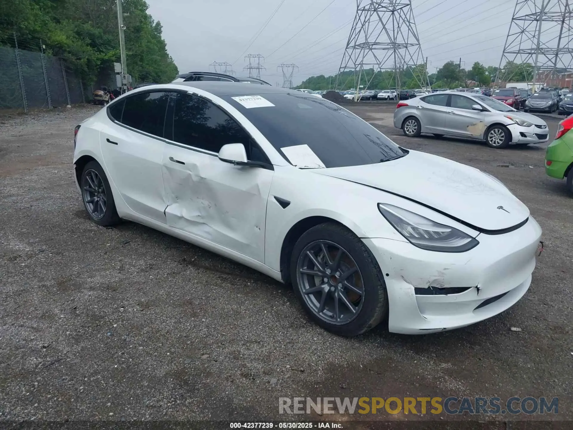 1 Photograph of a damaged car 5YJ3E1EA8LF645278 TESLA MODEL 3 2020