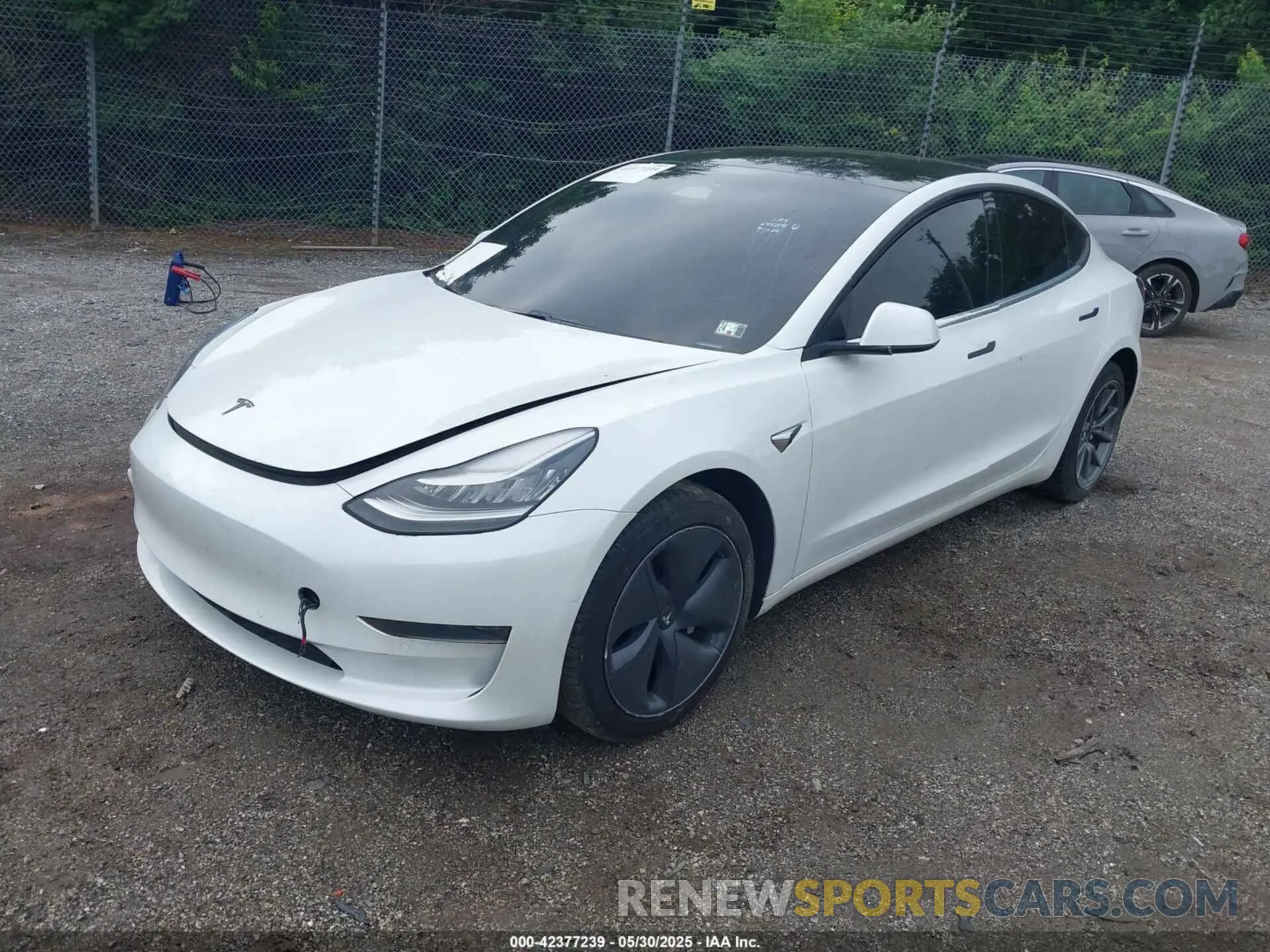 2 Photograph of a damaged car 5YJ3E1EA8LF645278 TESLA MODEL 3 2020