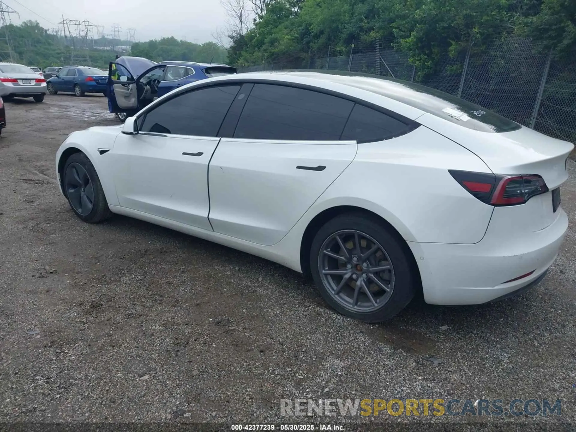 3 Photograph of a damaged car 5YJ3E1EA8LF645278 TESLA MODEL 3 2020