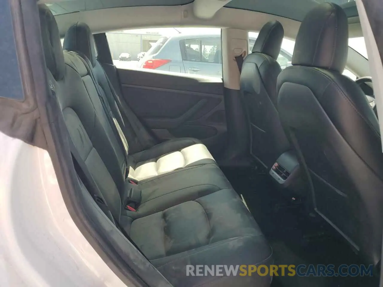 10 Photograph of a damaged car 5YJ3E1EA8LF659083 TESLA MODEL 3 2020