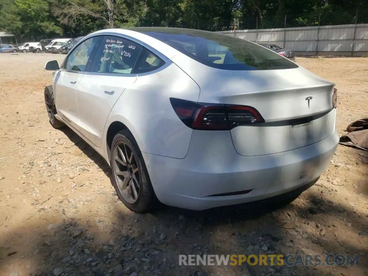 3 Photograph of a damaged car 5YJ3E1EA8LF659634 TESLA MODEL 3 2020