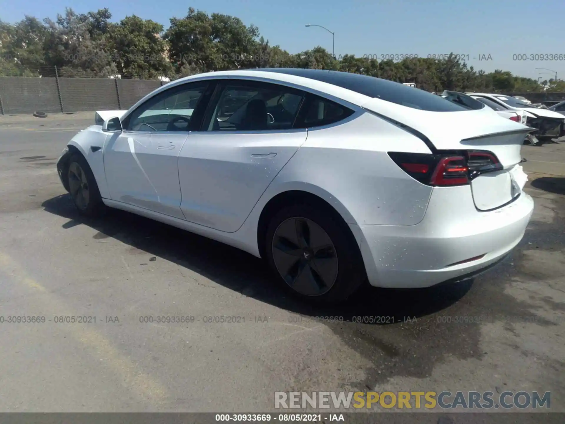 3 Photograph of a damaged car 5YJ3E1EA8LF660542 TESLA MODEL 3 2020