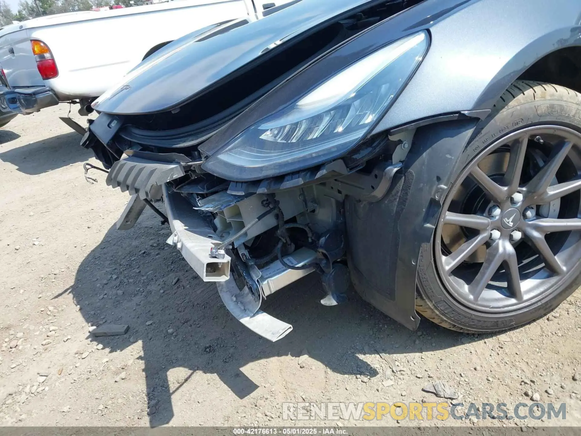 21 Photograph of a damaged car 5YJ3E1EA8LF662212 TESLA MODEL 3 2020