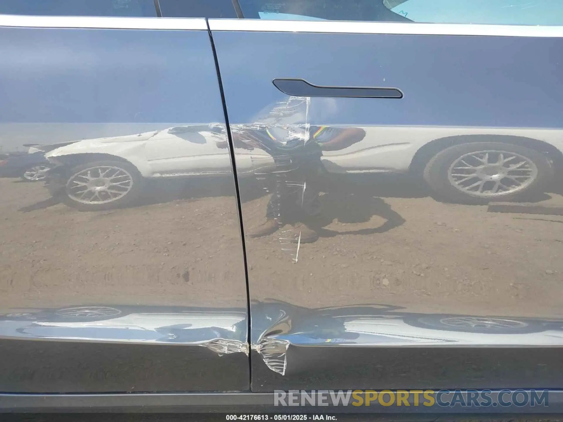 23 Photograph of a damaged car 5YJ3E1EA8LF662212 TESLA MODEL 3 2020