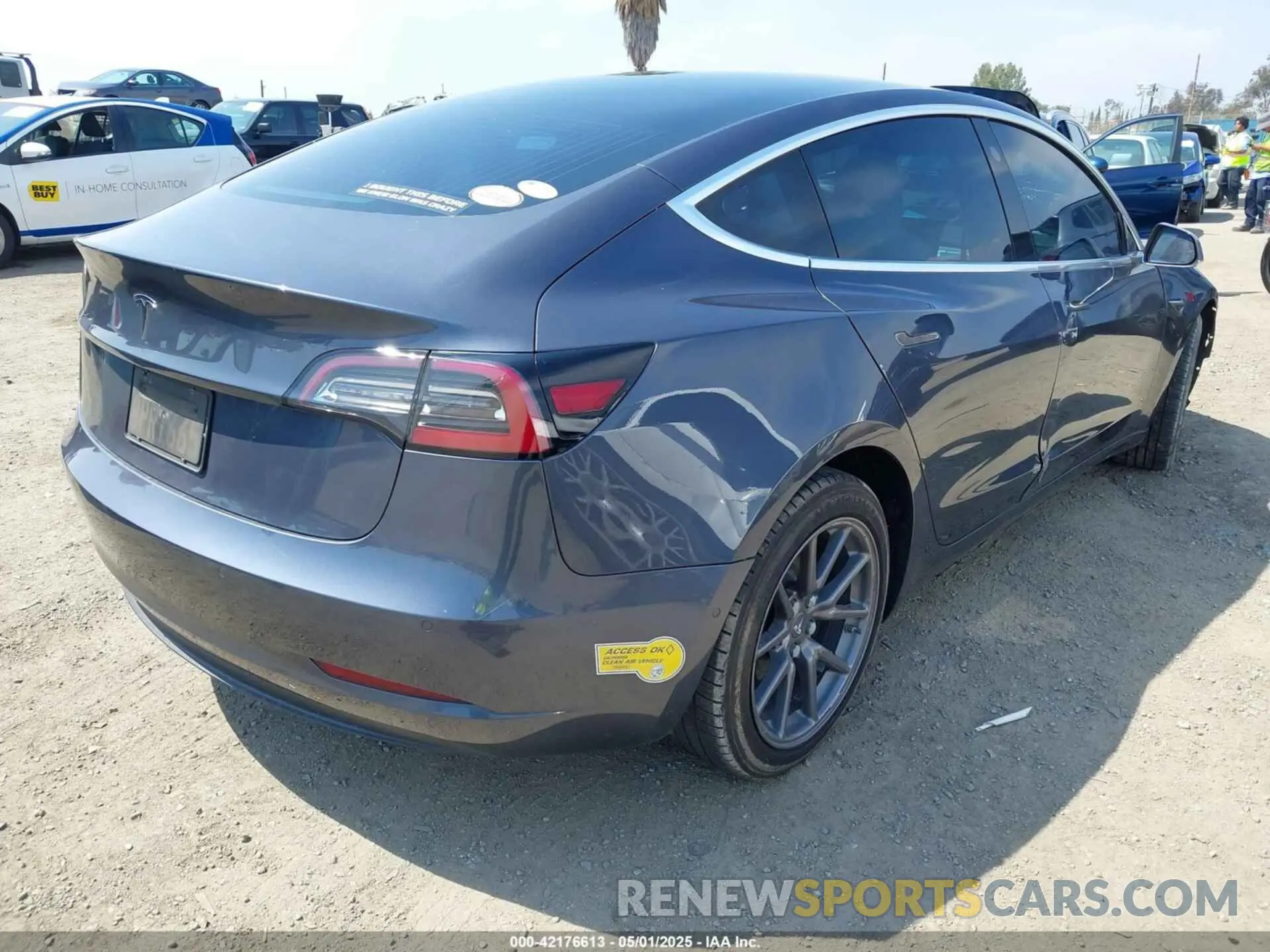 4 Photograph of a damaged car 5YJ3E1EA8LF662212 TESLA MODEL 3 2020