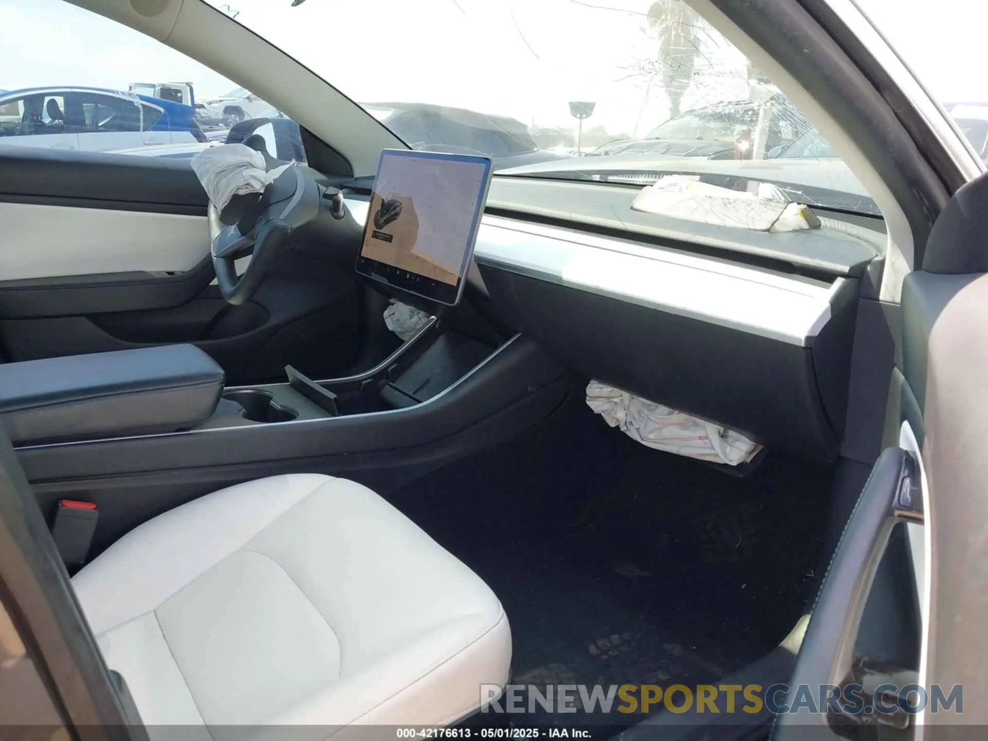 5 Photograph of a damaged car 5YJ3E1EA8LF662212 TESLA MODEL 3 2020