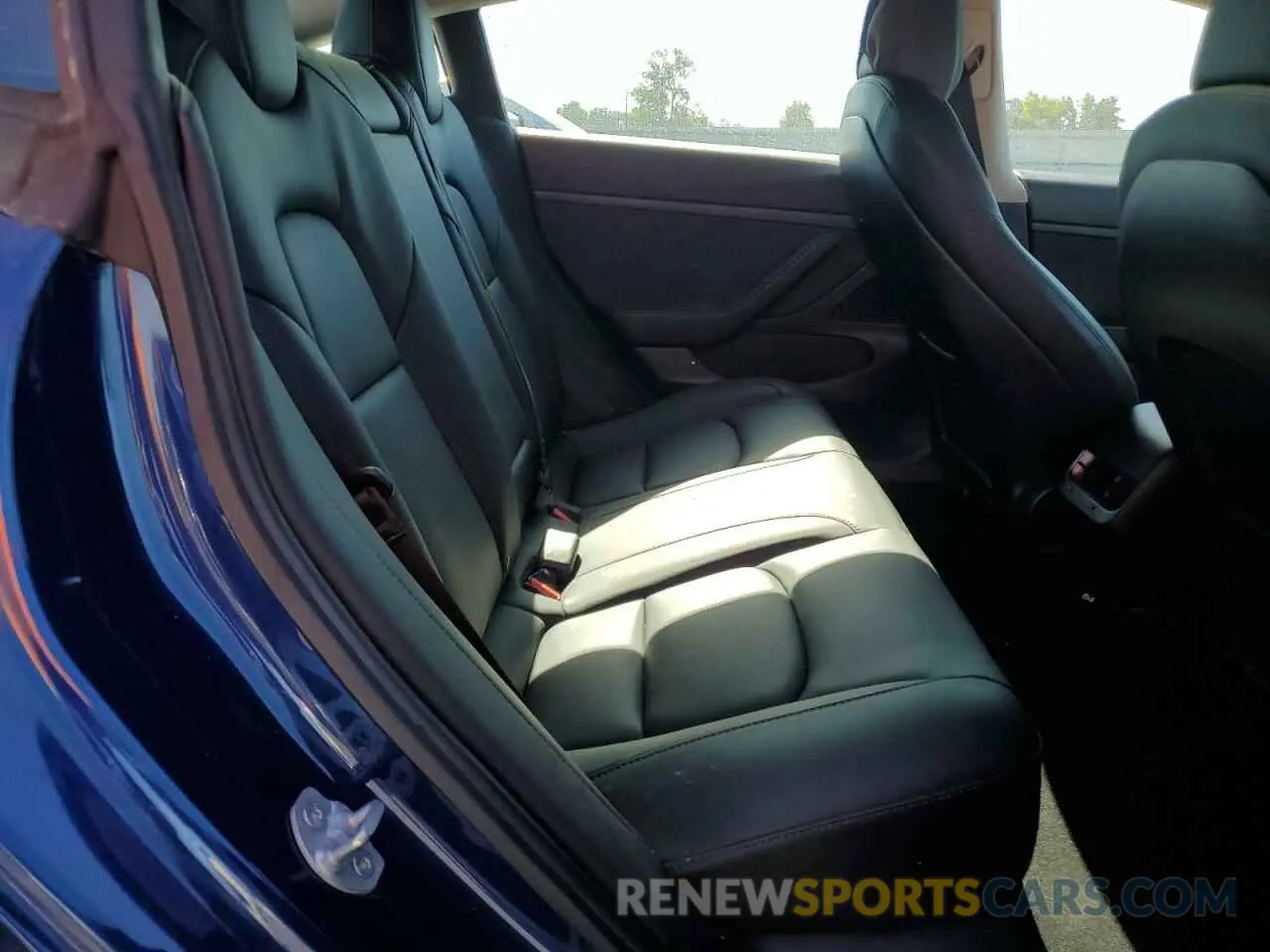 10 Photograph of a damaged car 5YJ3E1EA8LF708900 TESLA MODEL 3 2020