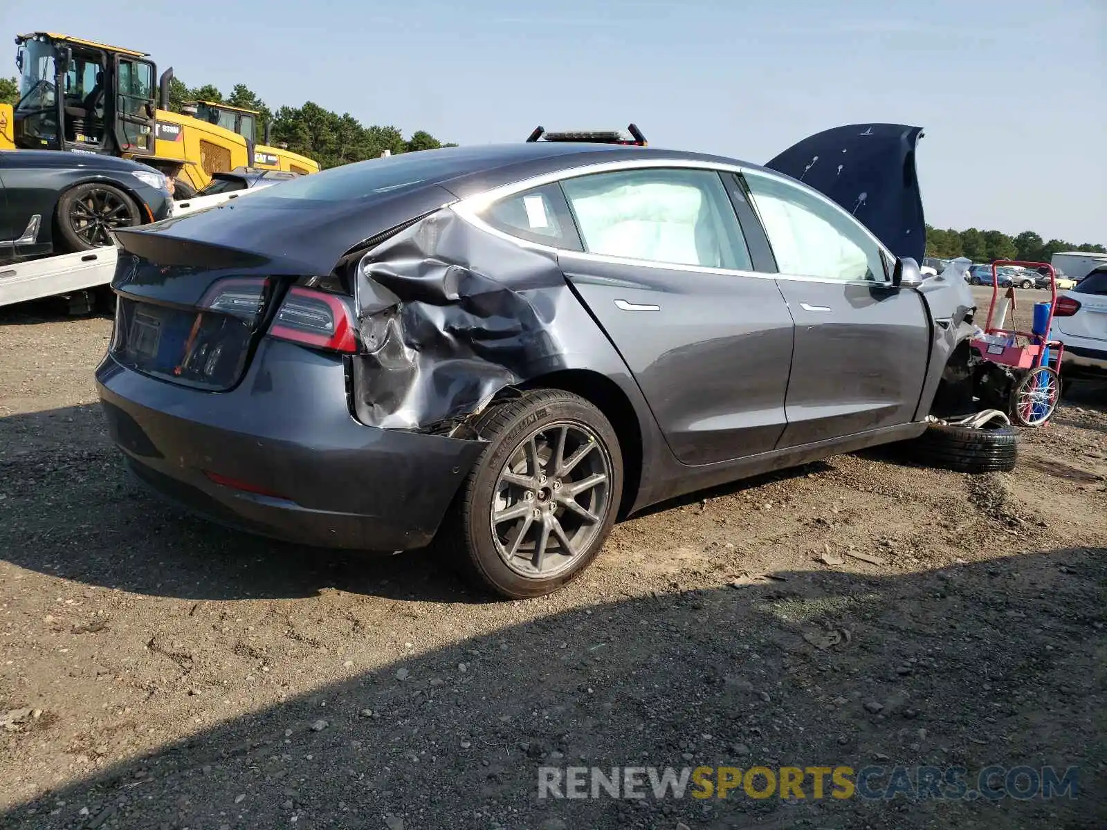 4 Photograph of a damaged car 5YJ3E1EA8LF736714 TESLA MODEL 3 2020