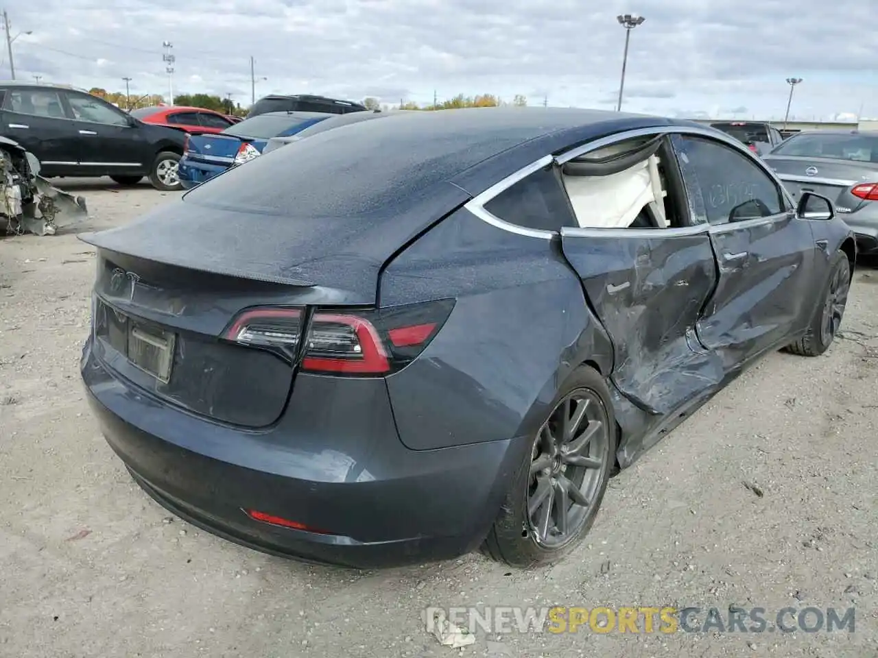 4 Photograph of a damaged car 5YJ3E1EA8LF739290 TESLA MODEL 3 2020