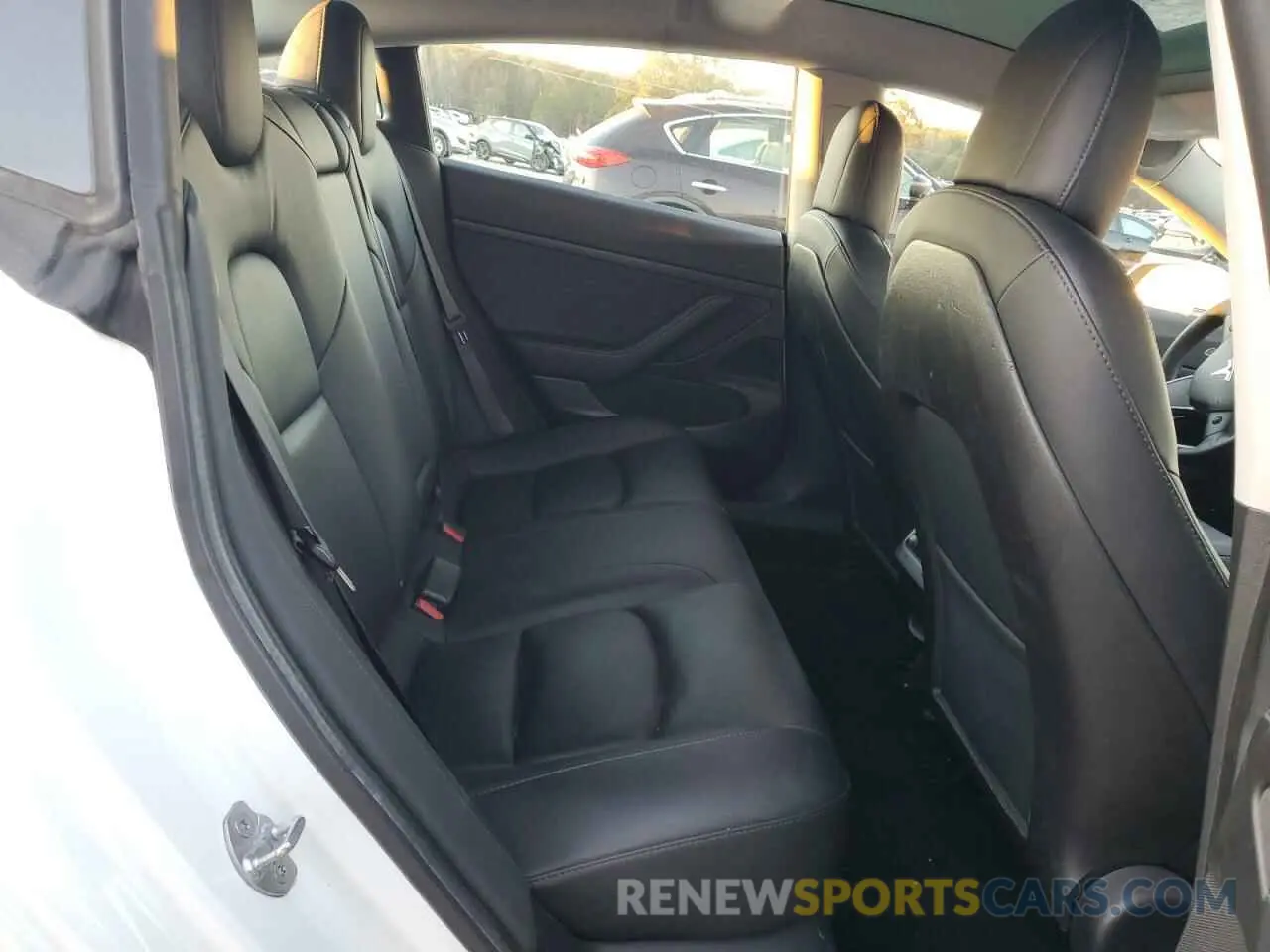 10 Photograph of a damaged car 5YJ3E1EA8LF740567 TESLA MODEL 3 2020