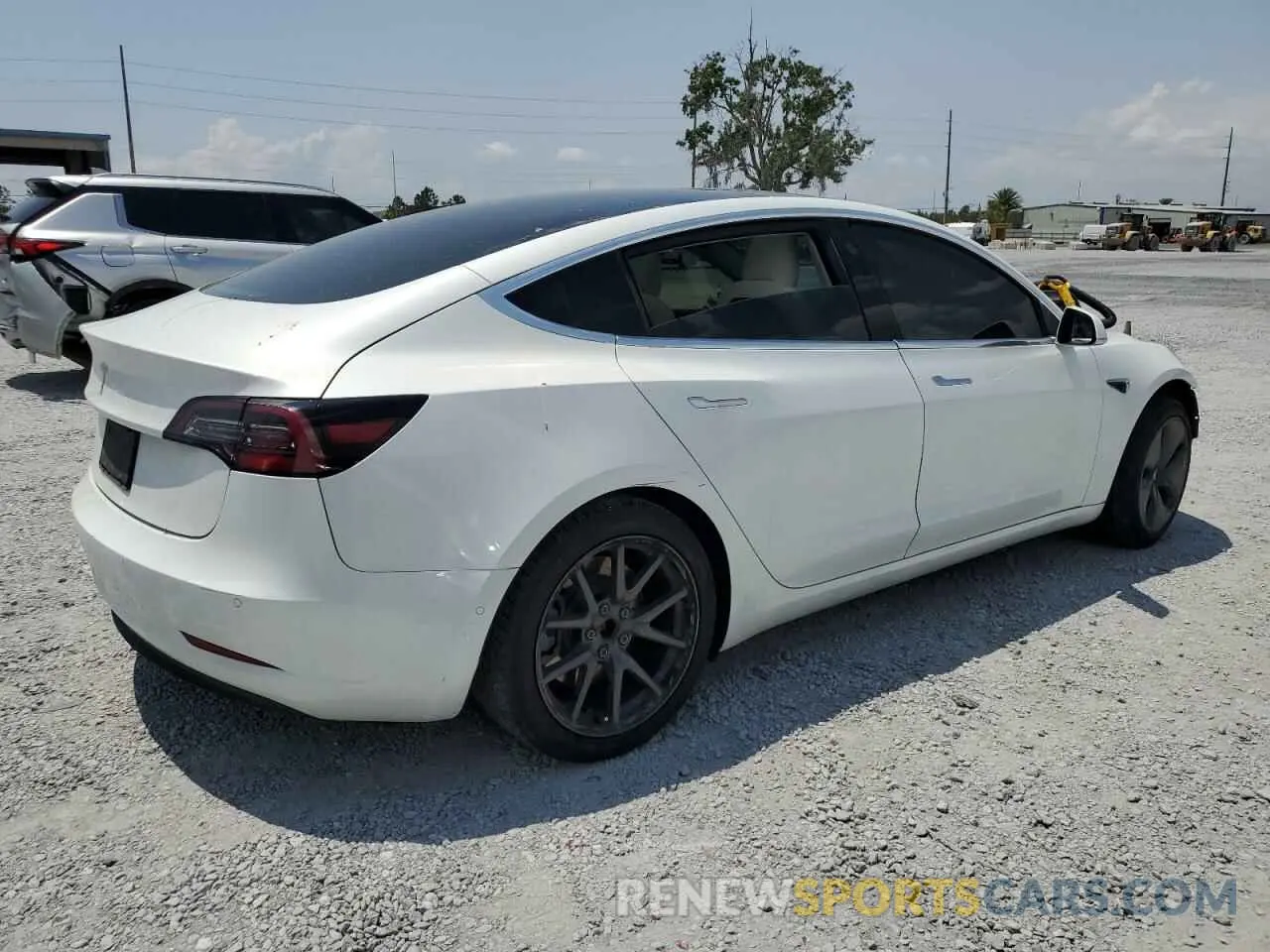 3 Photograph of a damaged car 5YJ3E1EA8LF741041 TESLA MODEL 3 2020