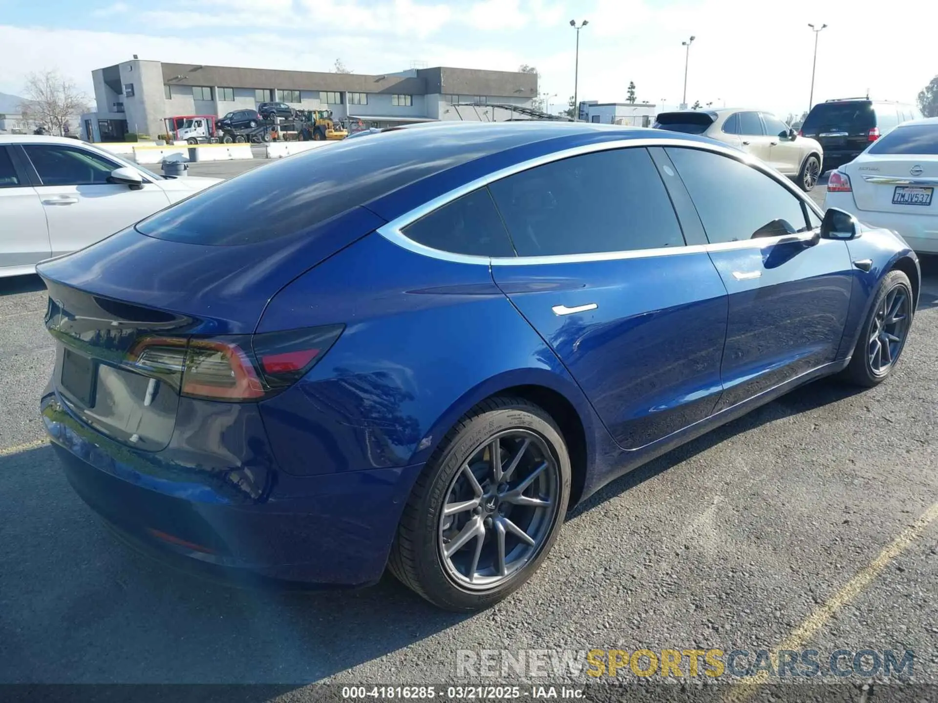 4 Photograph of a damaged car 5YJ3E1EA8LF785010 TESLA MODEL 3 2020