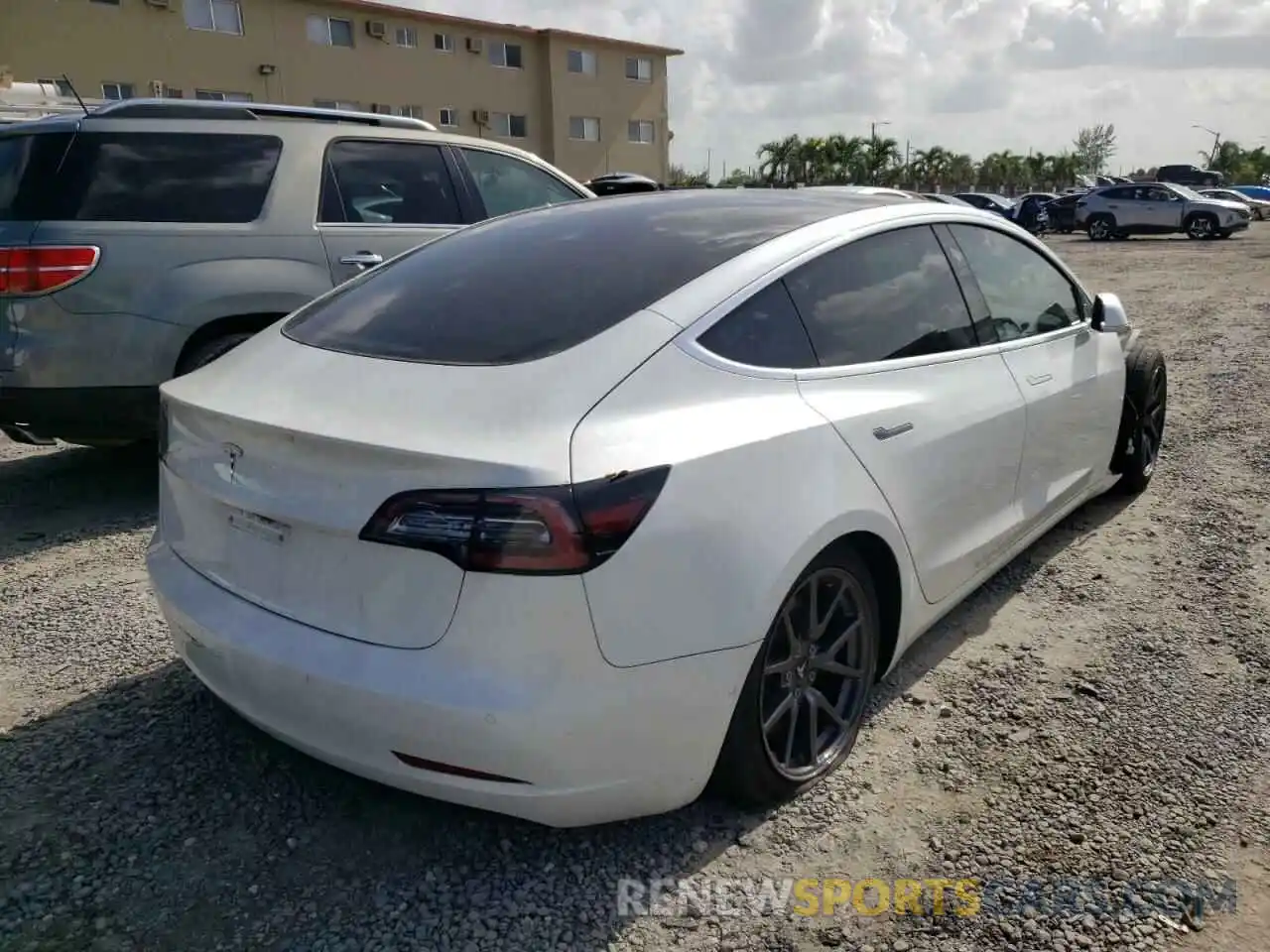 4 Photograph of a damaged car 5YJ3E1EA8LF808155 TESLA MODEL 3 2020