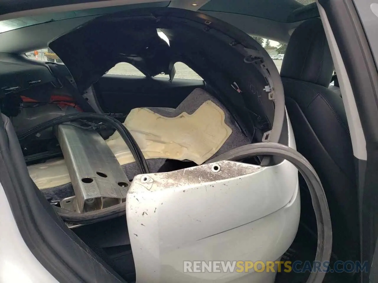 10 Photograph of a damaged car 5YJ3E1EA9LF504896 TESLA MODEL 3 2020