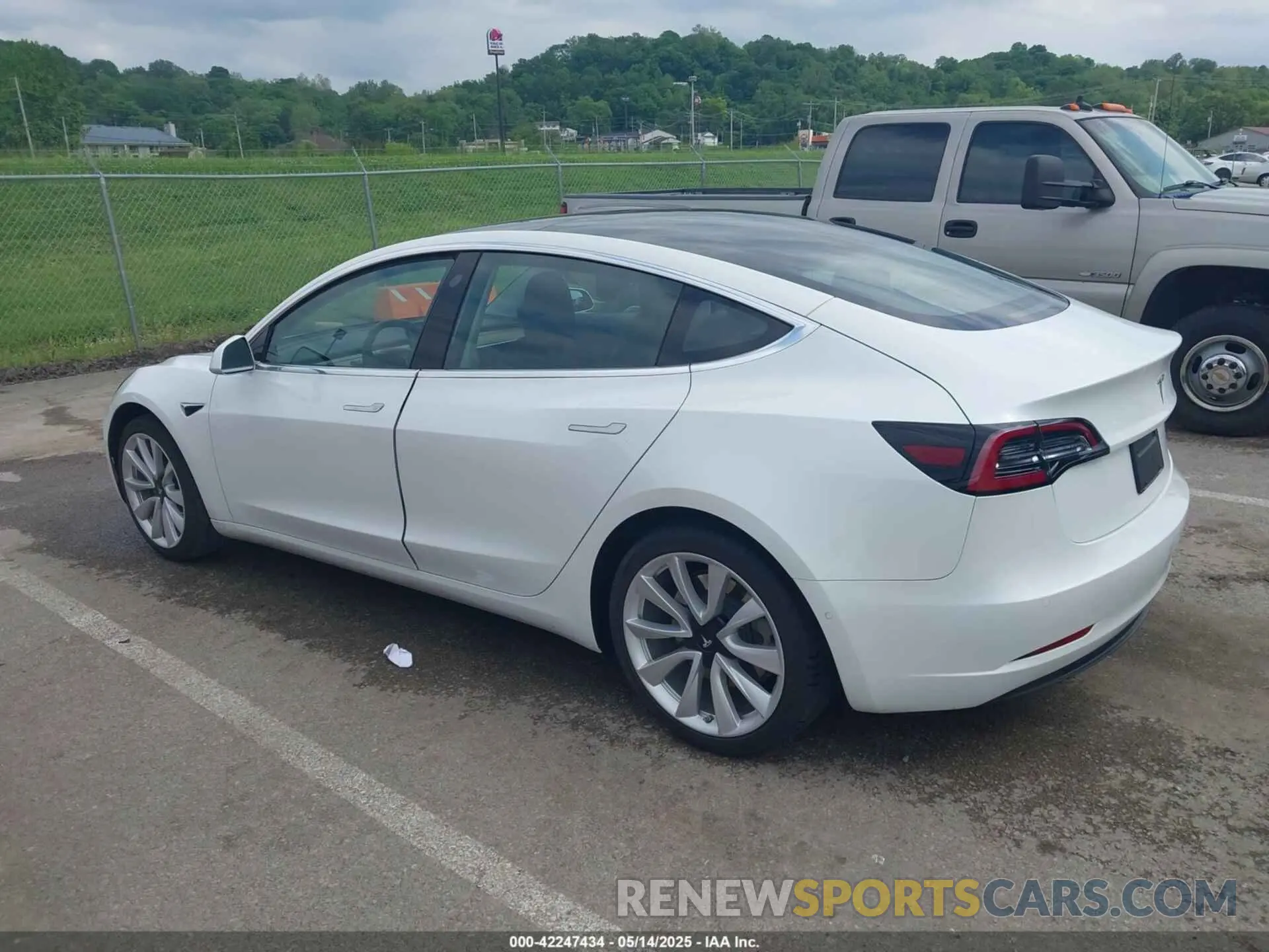 14 Photograph of a damaged car 5YJ3E1EA9LF598682 TESLA MODEL 3 2020