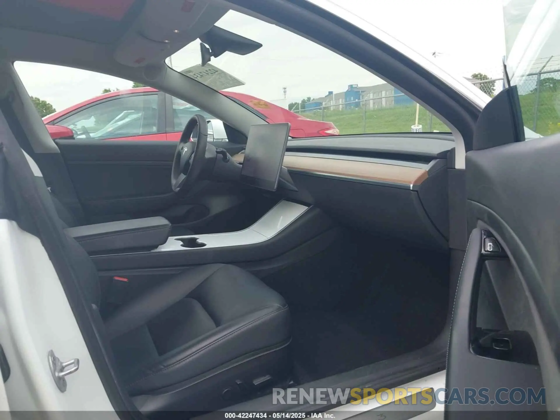 5 Photograph of a damaged car 5YJ3E1EA9LF598682 TESLA MODEL 3 2020