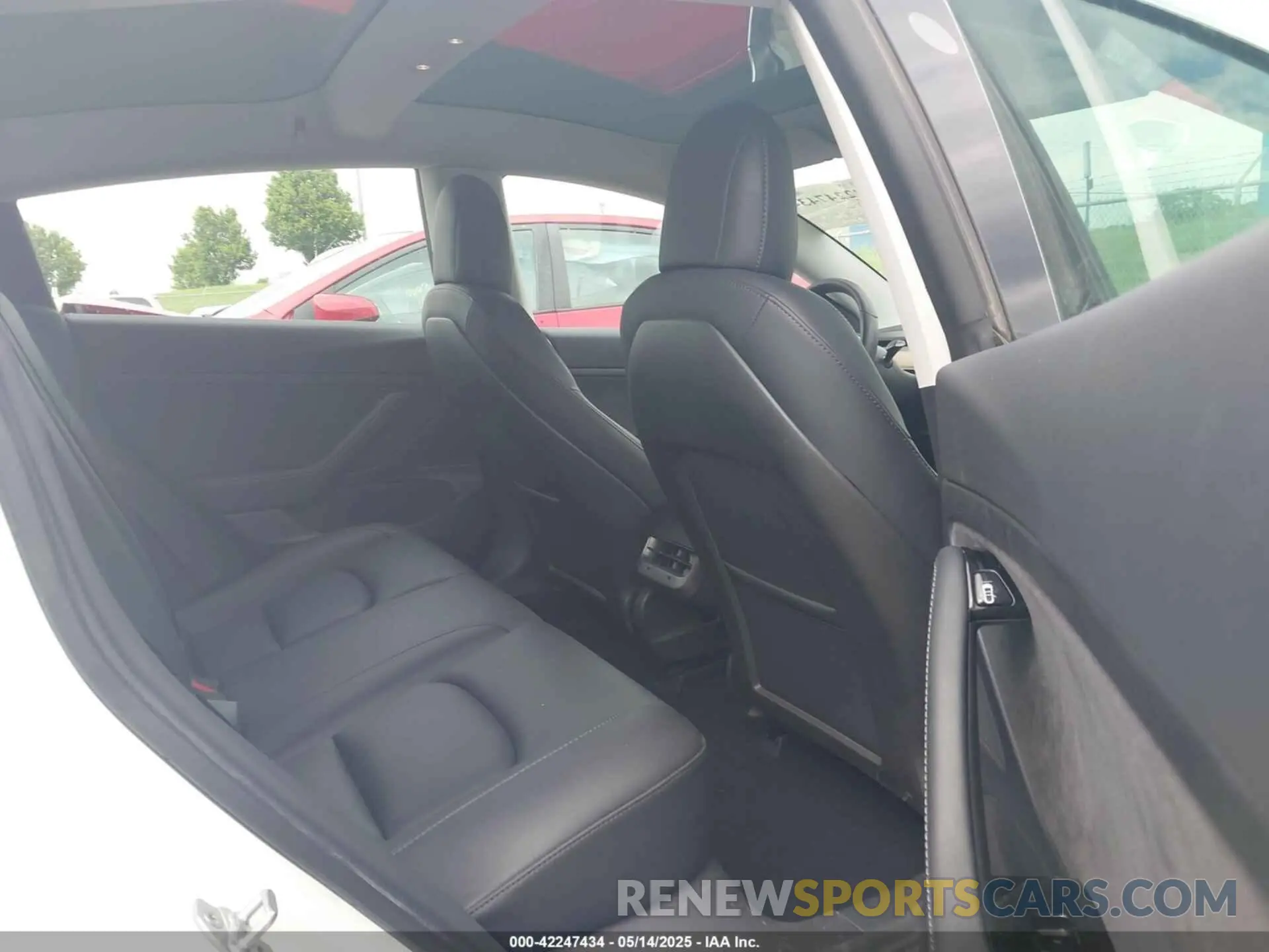 8 Photograph of a damaged car 5YJ3E1EA9LF598682 TESLA MODEL 3 2020