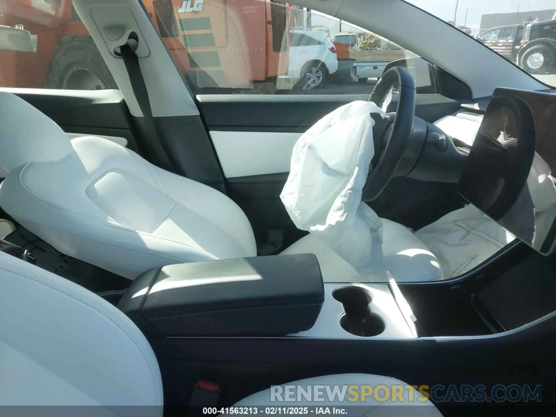 14 Photograph of a damaged car 5YJ3E1EA9LF599332 TESLA MODEL 3 2020
