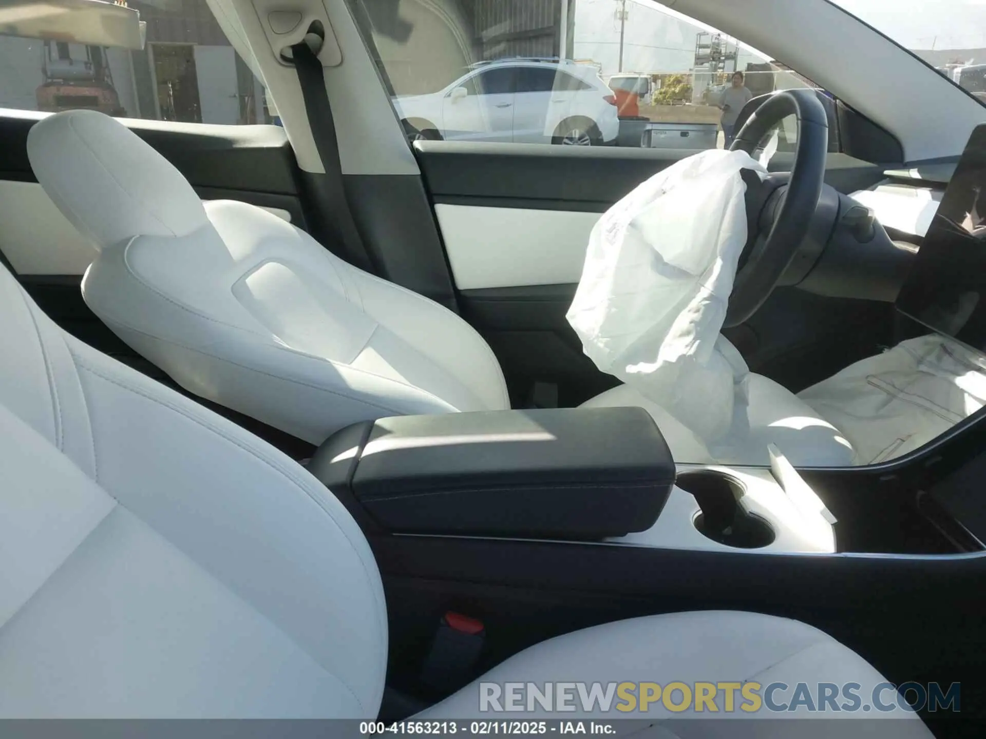 5 Photograph of a damaged car 5YJ3E1EA9LF599332 TESLA MODEL 3 2020