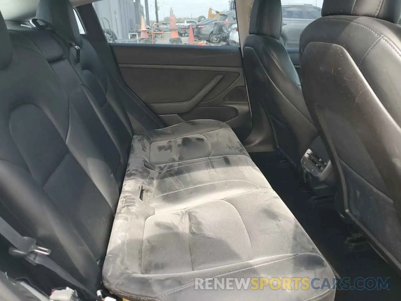 10 Photograph of a damaged car 5YJ3E1EA9LF613746 TESLA MODEL 3 2020
