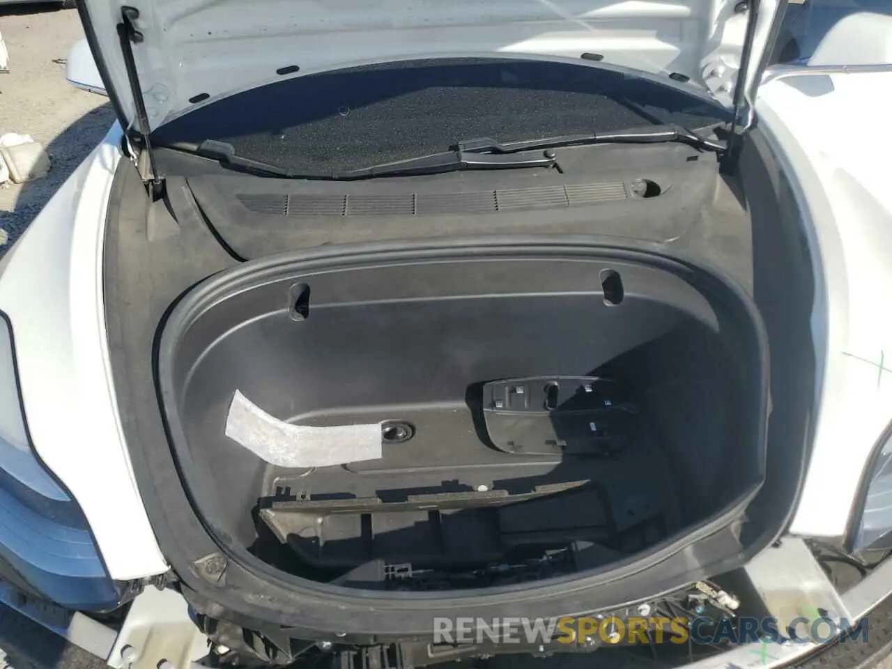 11 Photograph of a damaged car 5YJ3E1EA9LF631793 TESLA MODEL 3 2020