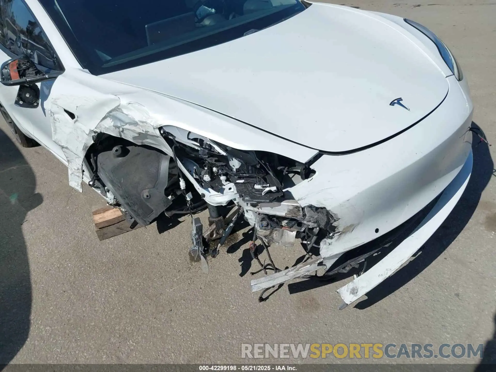 6 Photograph of a damaged car 5YJ3E1EA9LF632443 TESLA MODEL 3 2020