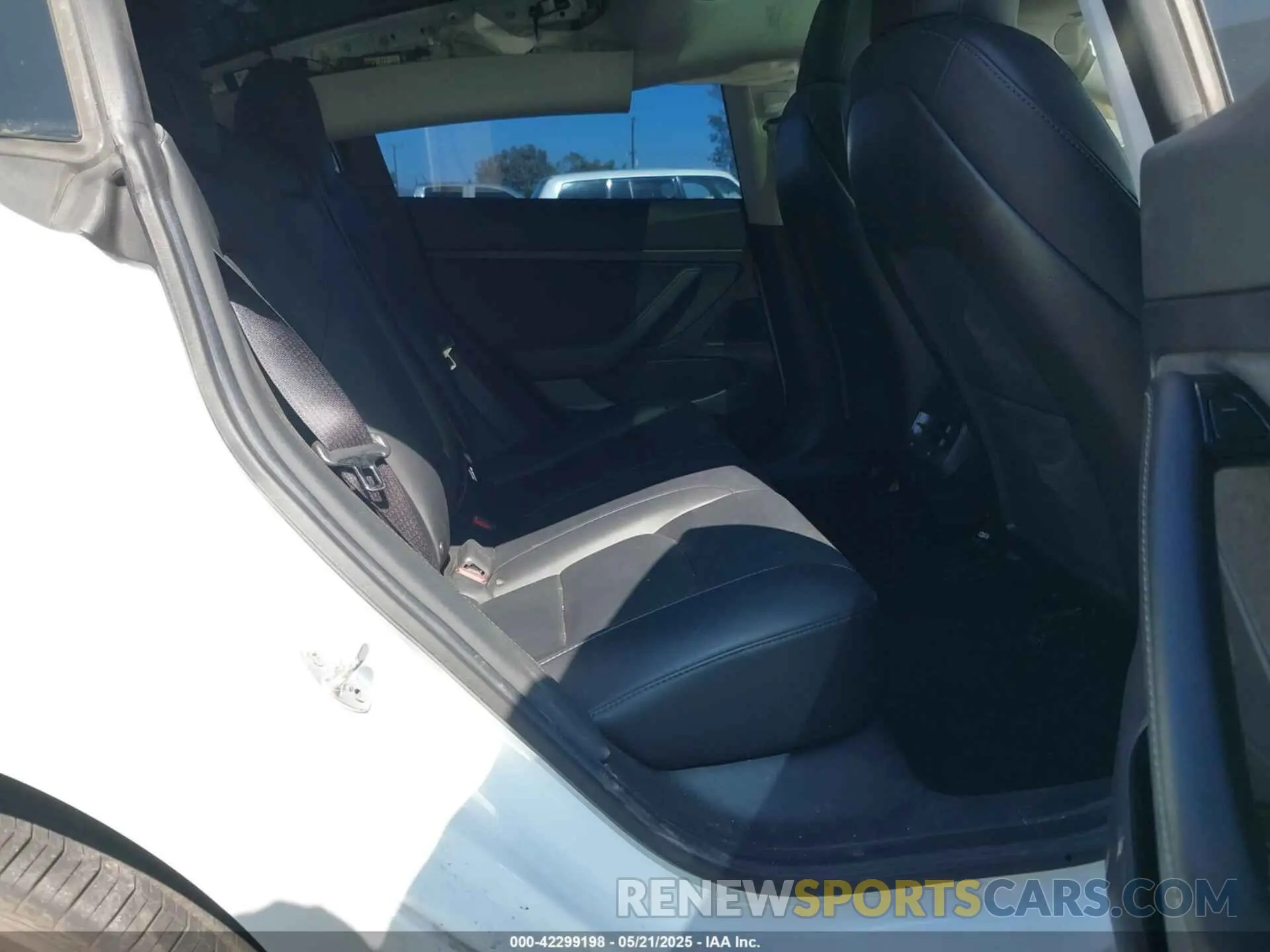 8 Photograph of a damaged car 5YJ3E1EA9LF632443 TESLA MODEL 3 2020