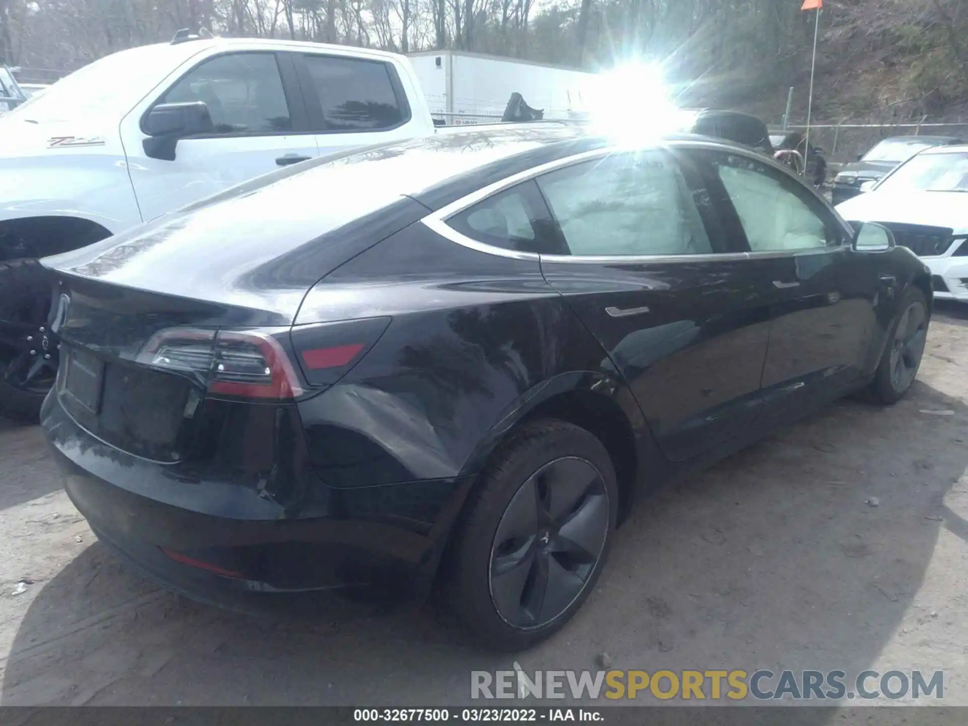 4 Photograph of a damaged car 5YJ3E1EA9LF643846 TESLA MODEL 3 2020