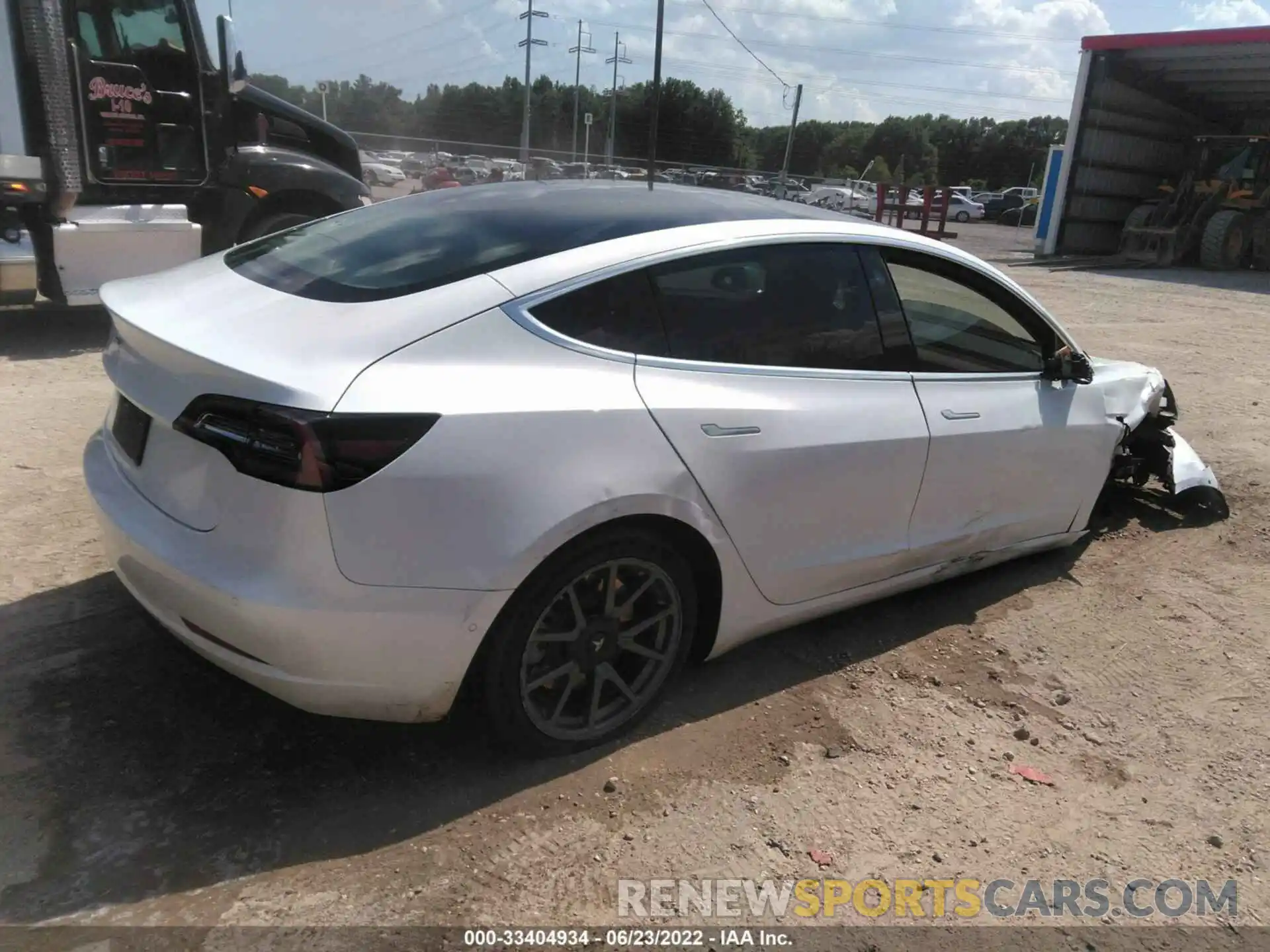 4 Photograph of a damaged car 5YJ3E1EA9LF660033 TESLA MODEL 3 2020