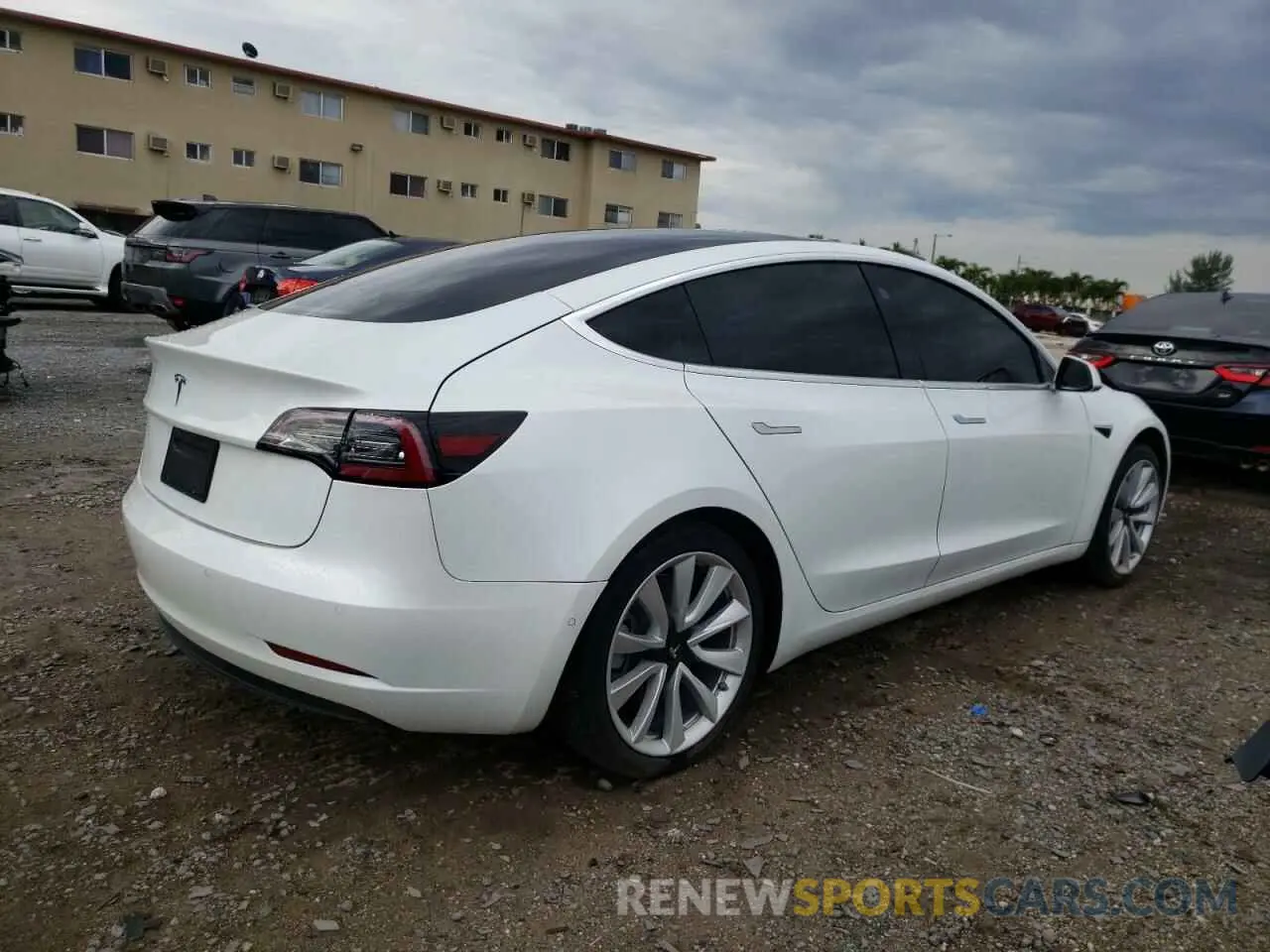 3 Photograph of a damaged car 5YJ3E1EA9LF793018 TESLA MODEL 3 2020