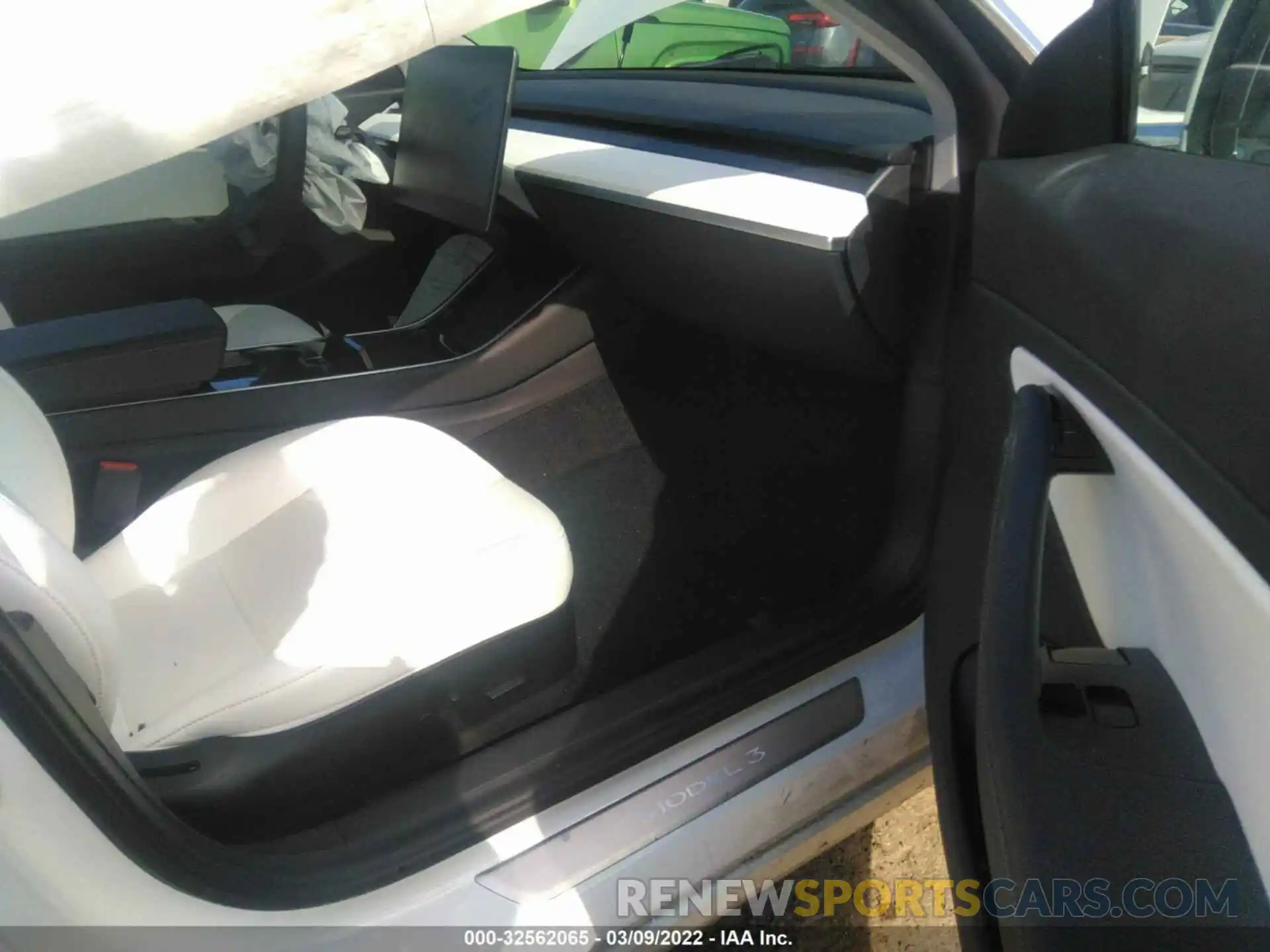 5 Photograph of a damaged car 5YJ3E1EA9LF804969 TESLA MODEL 3 2020