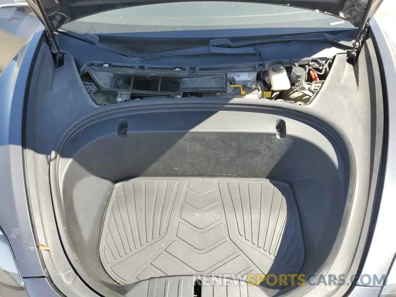 11 Photograph of a damaged car 5YJ3E1EAXLF530407 TESLA MODEL 3 2020