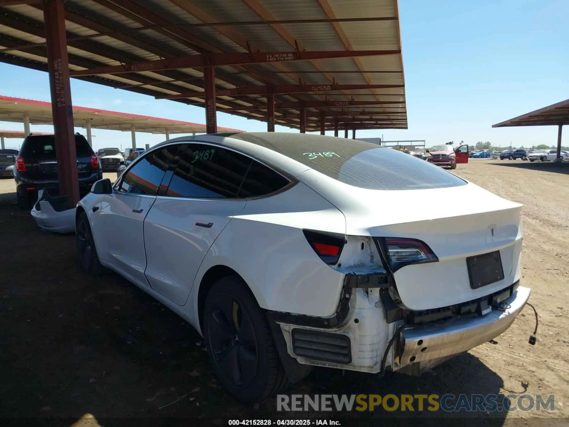 3 Photograph of a damaged car 5YJ3E1EAXLF598061 TESLA MODEL 3 2020