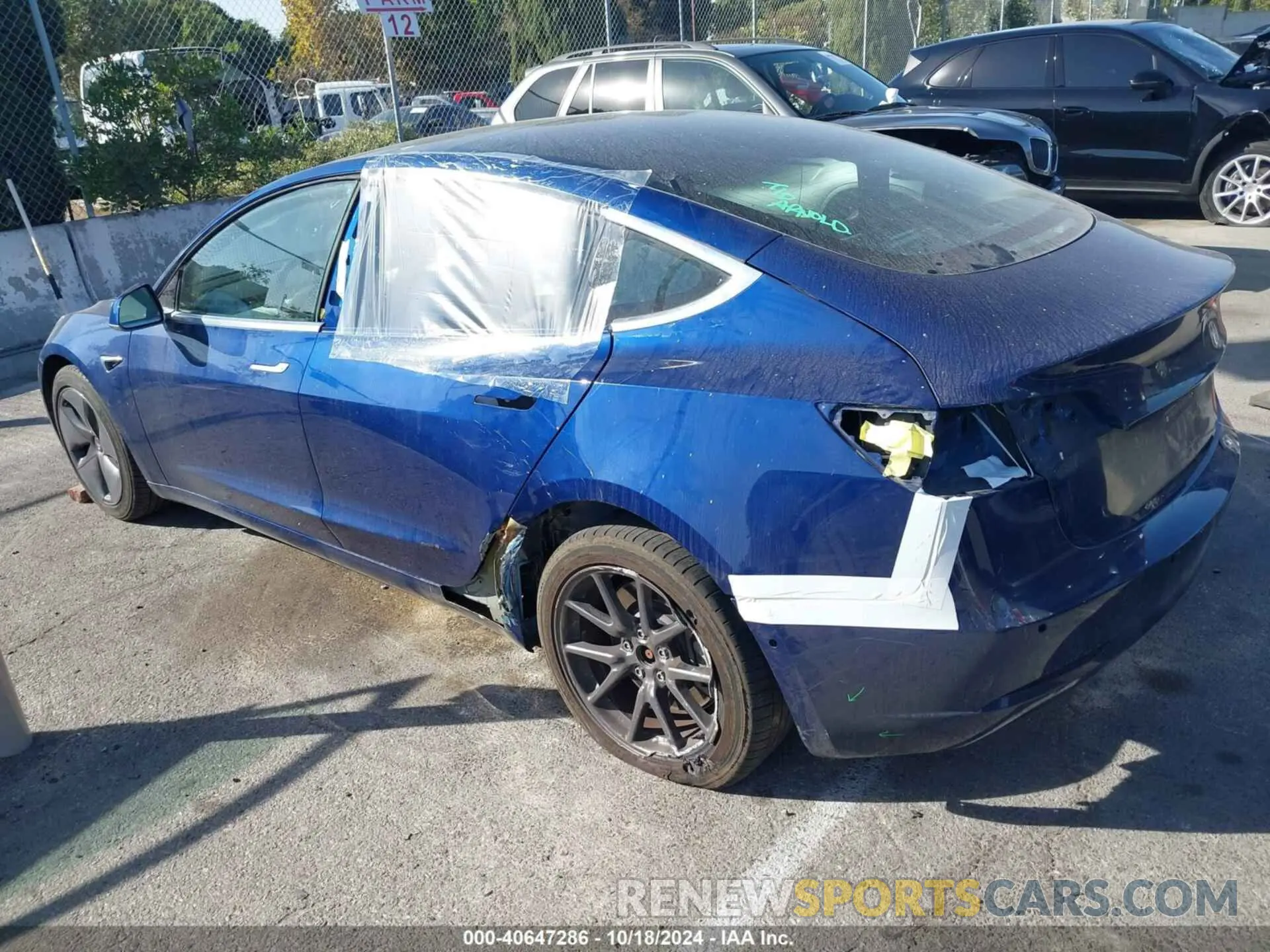 3 Photograph of a damaged car 5YJ3E1EAXLF615151 TESLA MODEL 3 2020