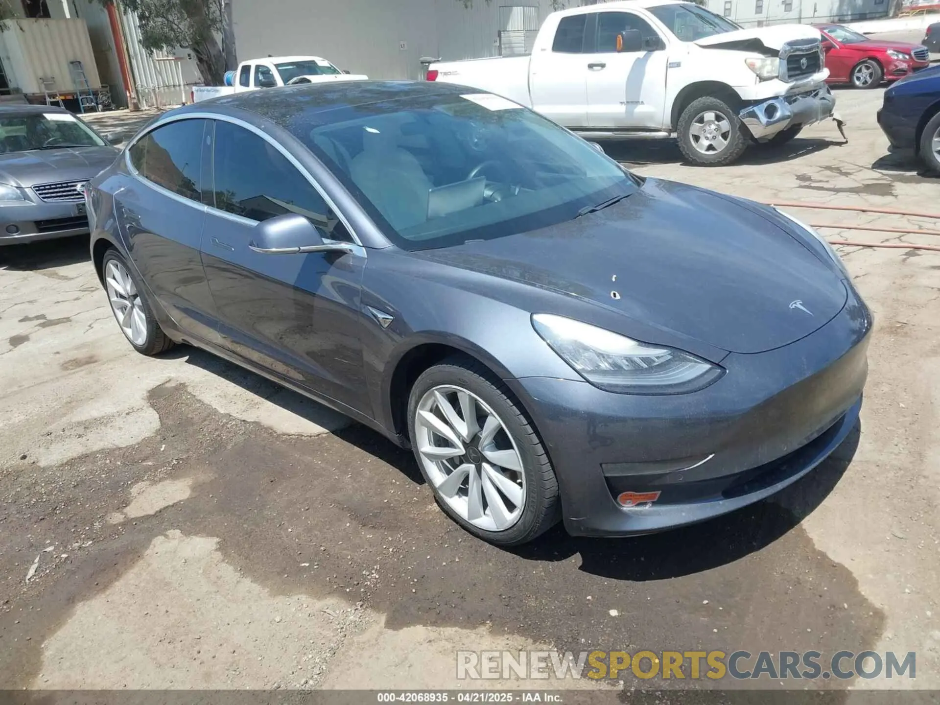 1 Photograph of a damaged car 5YJ3E1EAXLF615781 TESLA MODEL 3 2020