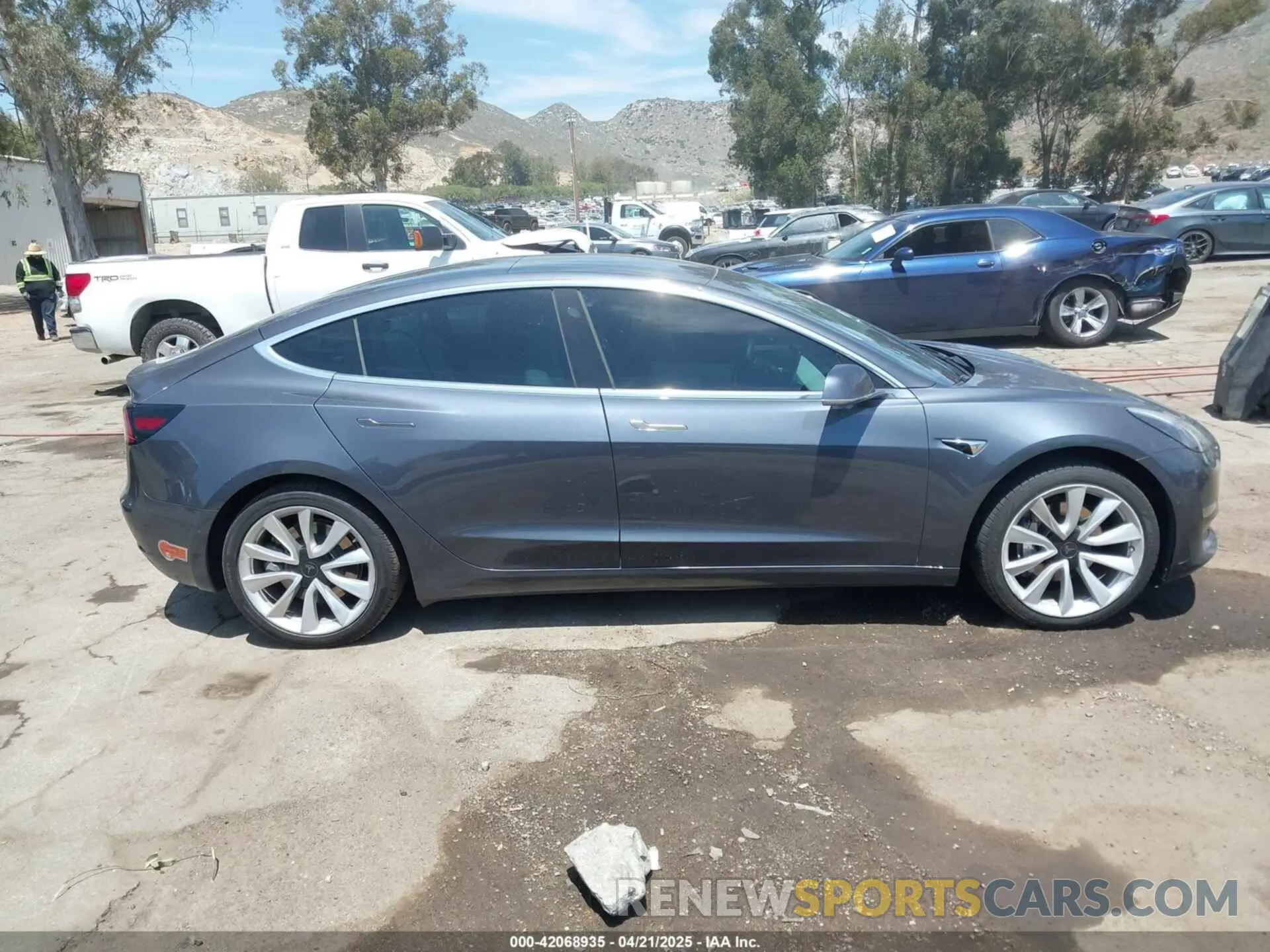 13 Photograph of a damaged car 5YJ3E1EAXLF615781 TESLA MODEL 3 2020
