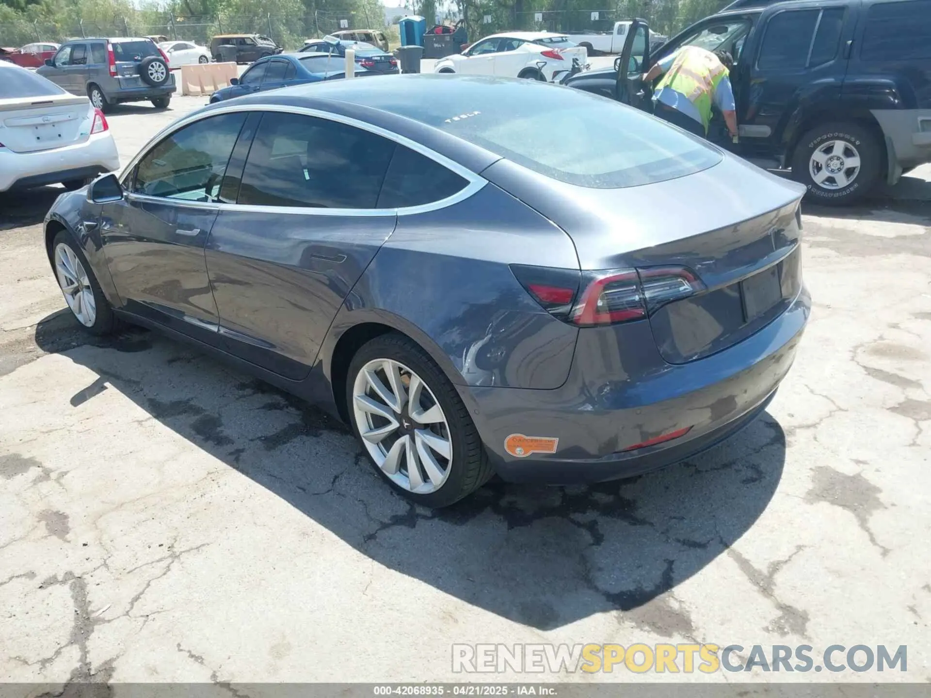 3 Photograph of a damaged car 5YJ3E1EAXLF615781 TESLA MODEL 3 2020