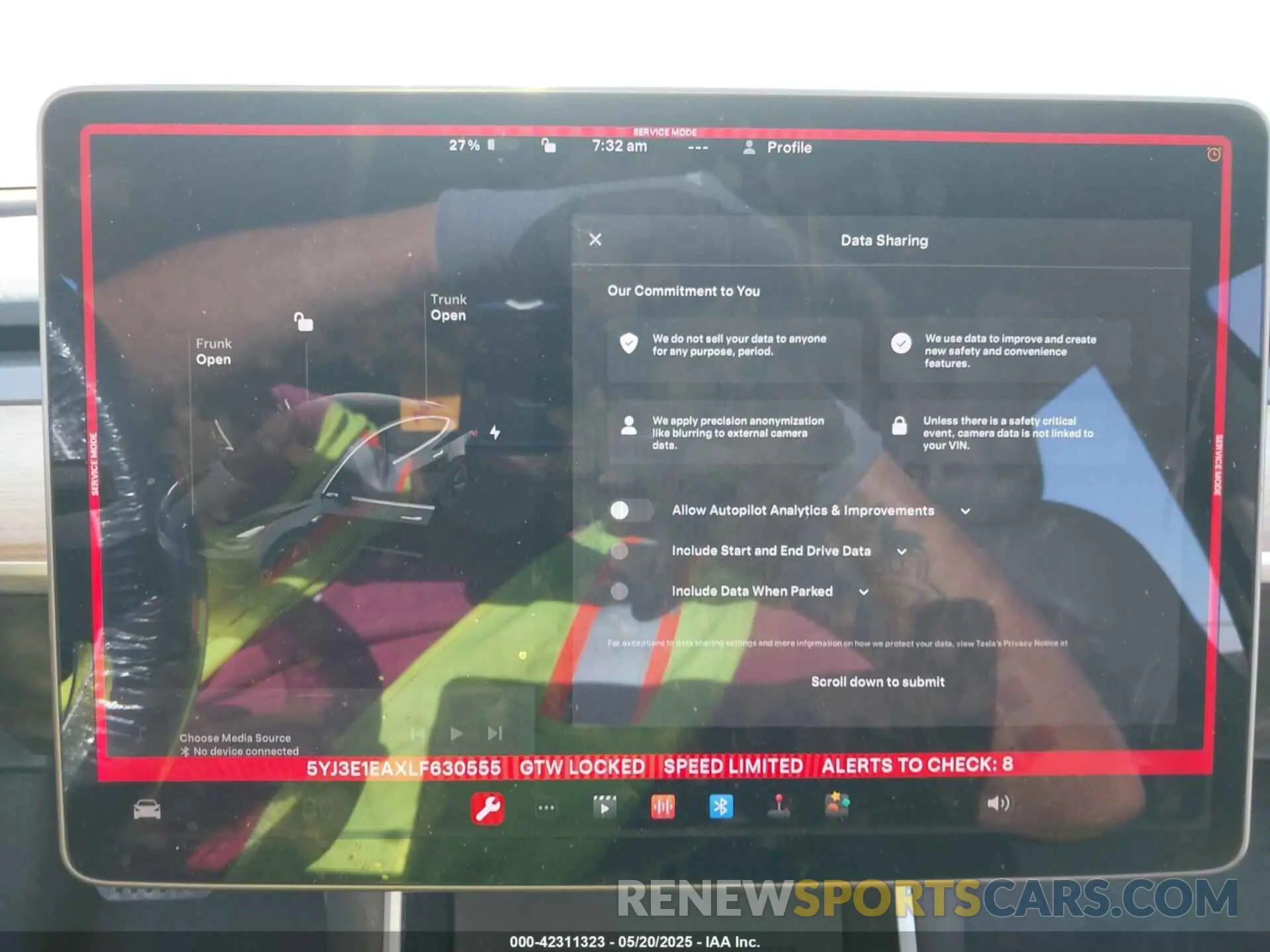 17 Photograph of a damaged car 5YJ3E1EAXLF630555 TESLA MODEL 3 2020