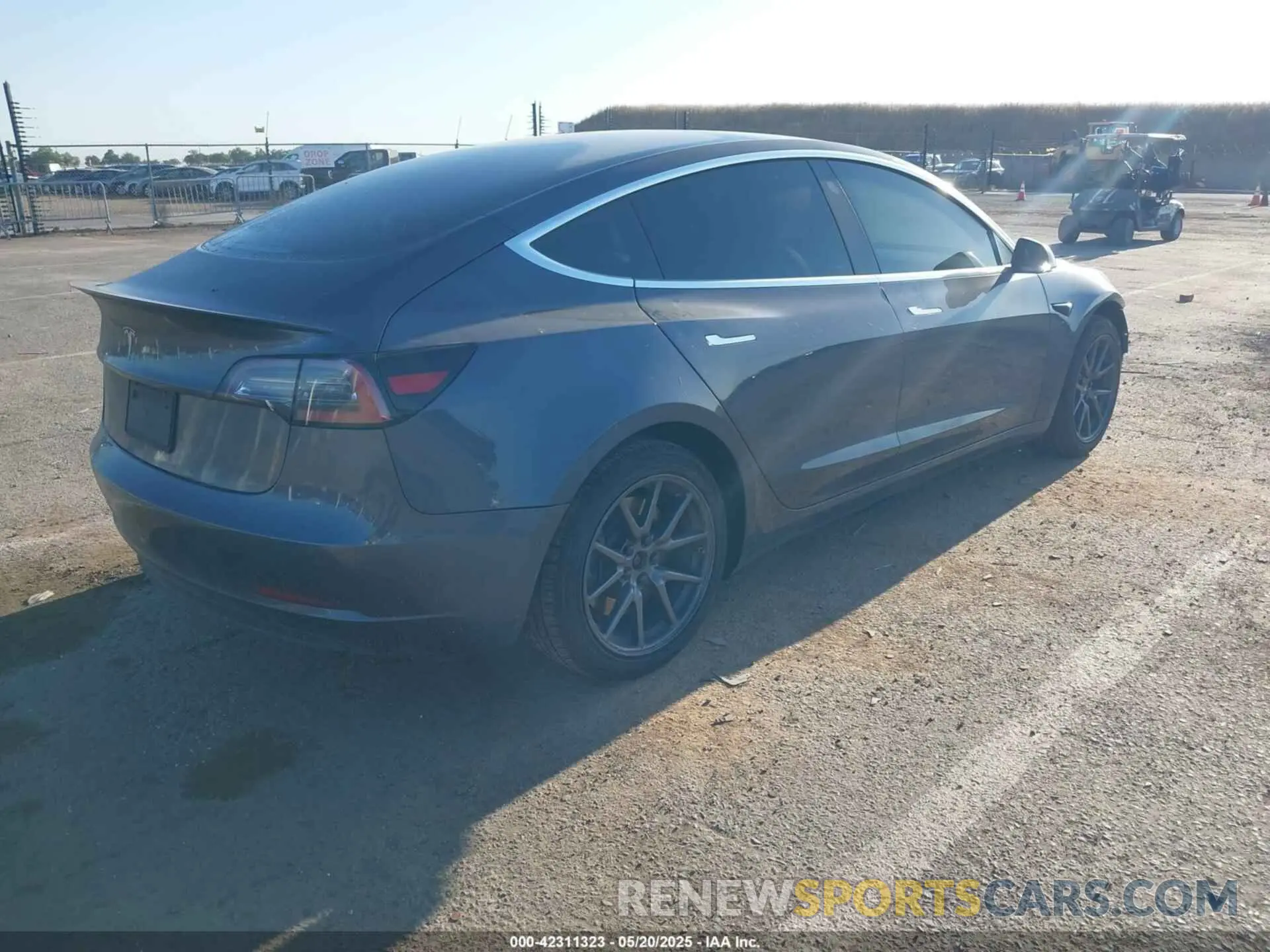 4 Photograph of a damaged car 5YJ3E1EAXLF630555 TESLA MODEL 3 2020