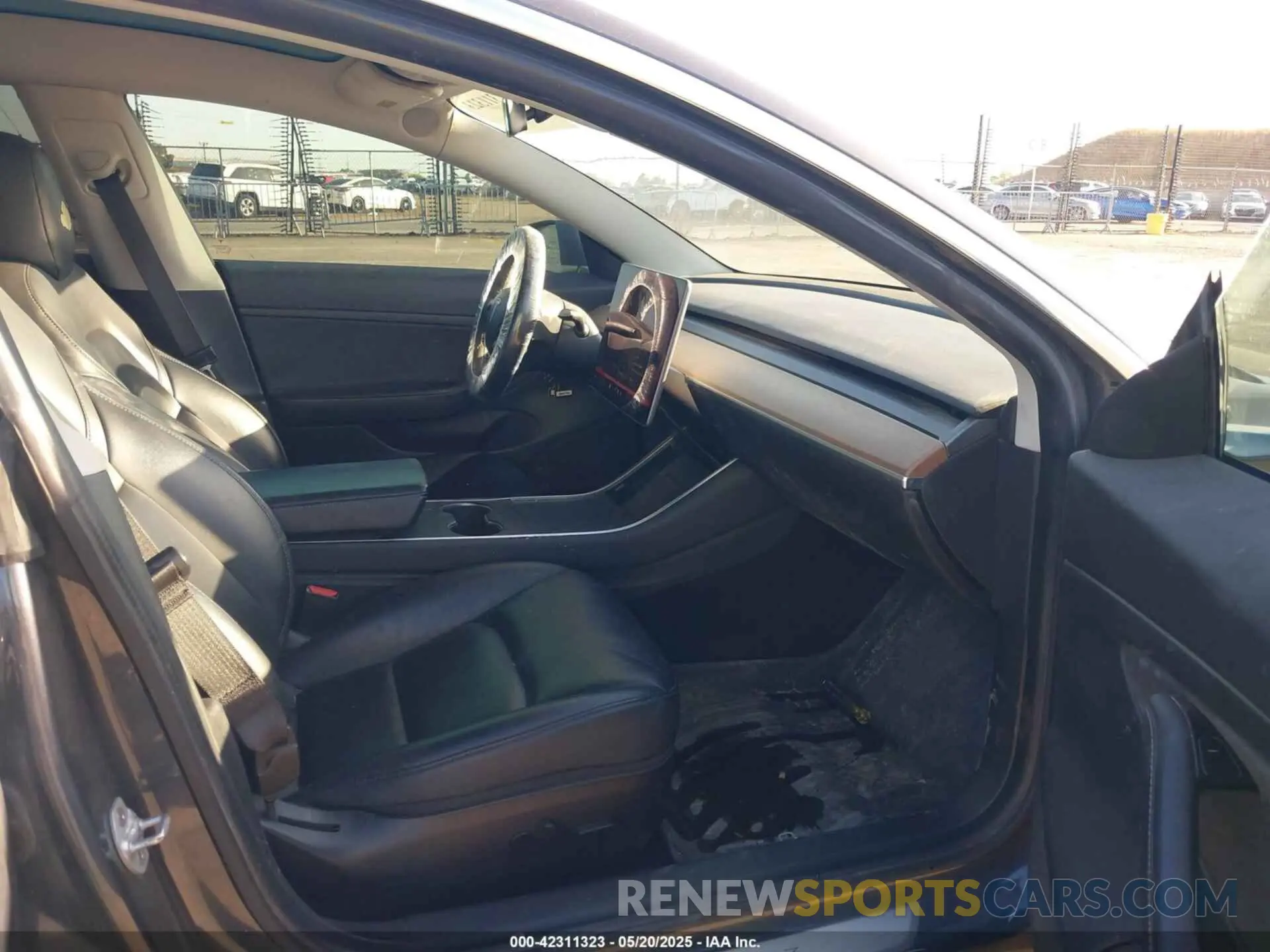 5 Photograph of a damaged car 5YJ3E1EAXLF630555 TESLA MODEL 3 2020