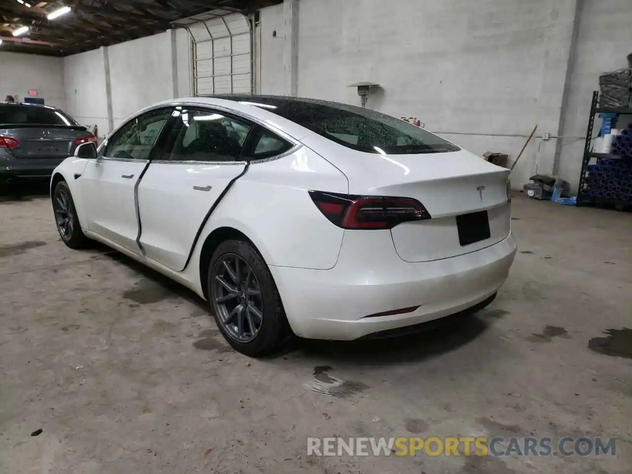 3 Photograph of a damaged car 5YJ3E1EAXLF645427 TESLA MODEL 3 2020