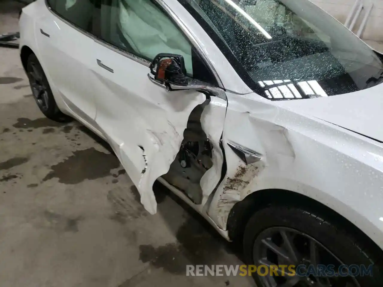 9 Photograph of a damaged car 5YJ3E1EAXLF645427 TESLA MODEL 3 2020