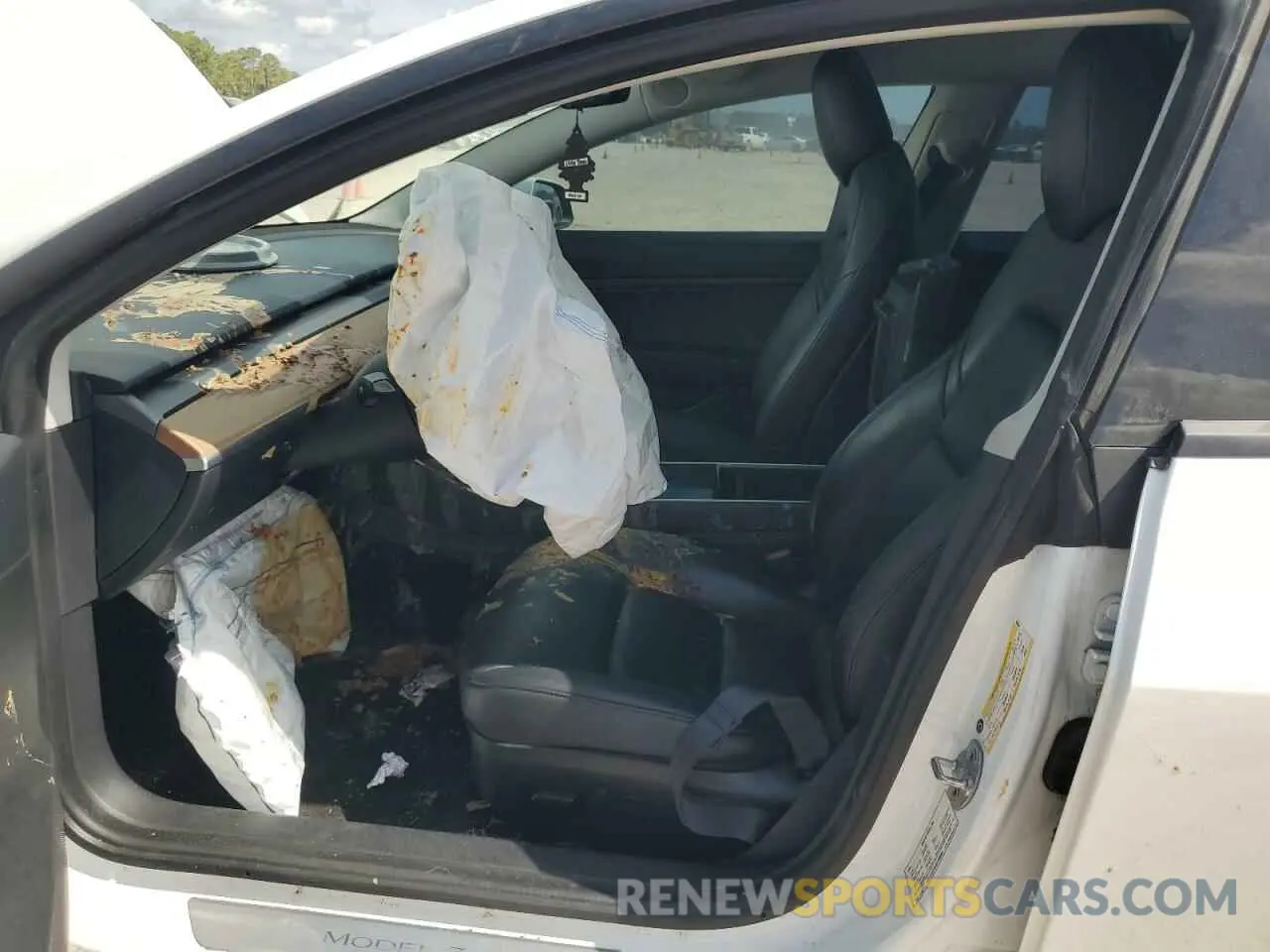 7 Photograph of a damaged car 5YJ3E1EAXLF658954 TESLA MODEL 3 2020