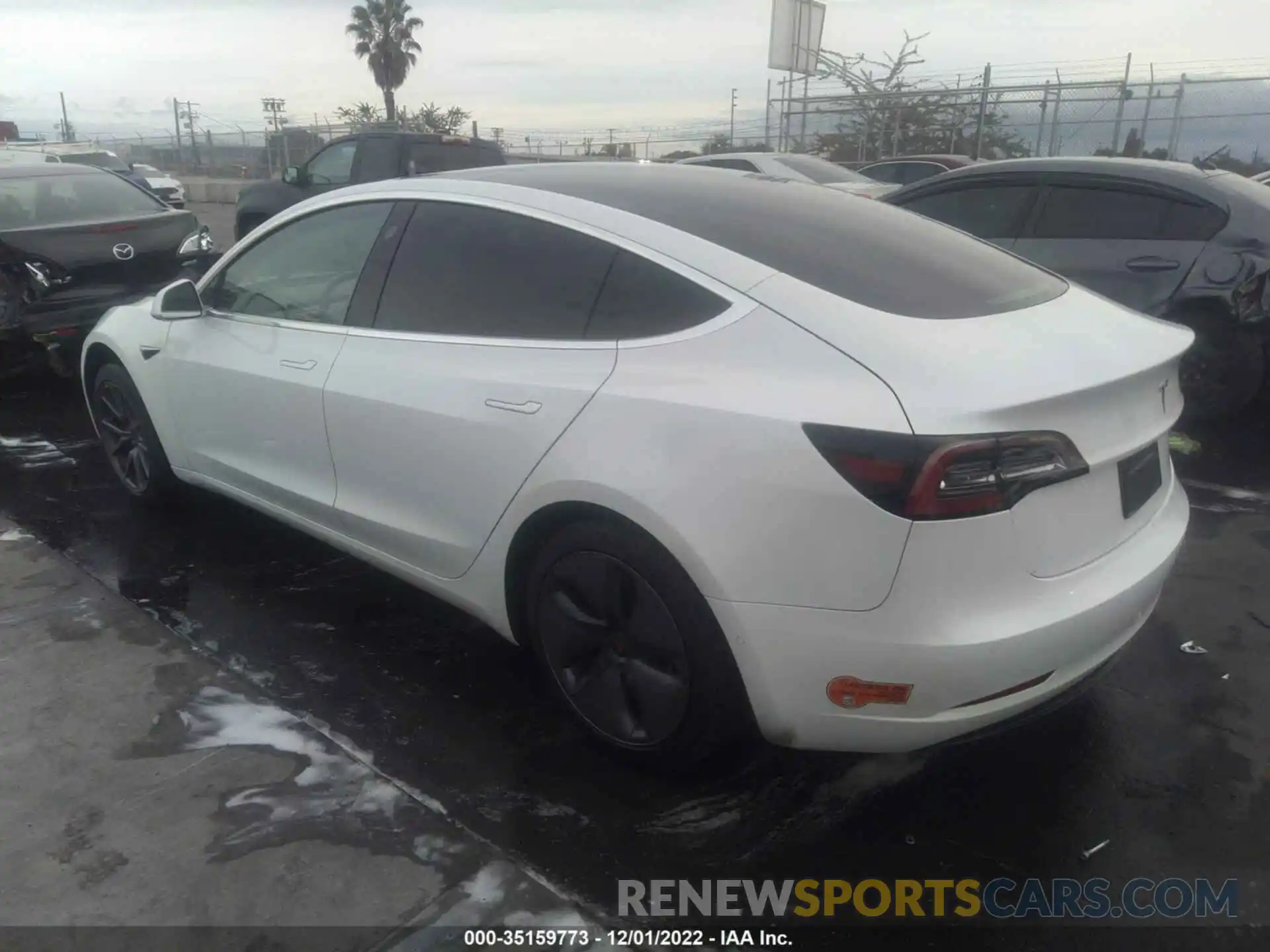 3 Photograph of a damaged car 5YJ3E1EAXLF660428 TESLA MODEL 3 2020