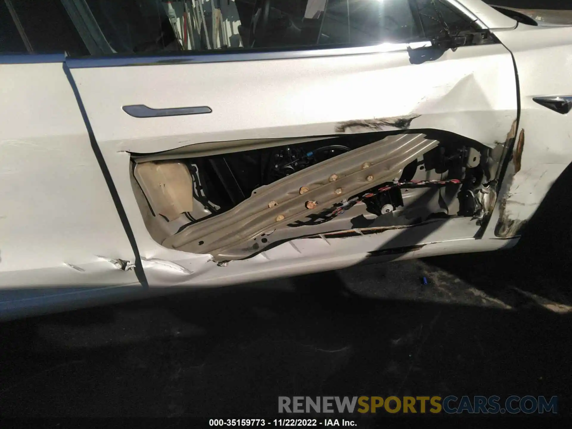 6 Photograph of a damaged car 5YJ3E1EAXLF660428 TESLA MODEL 3 2020