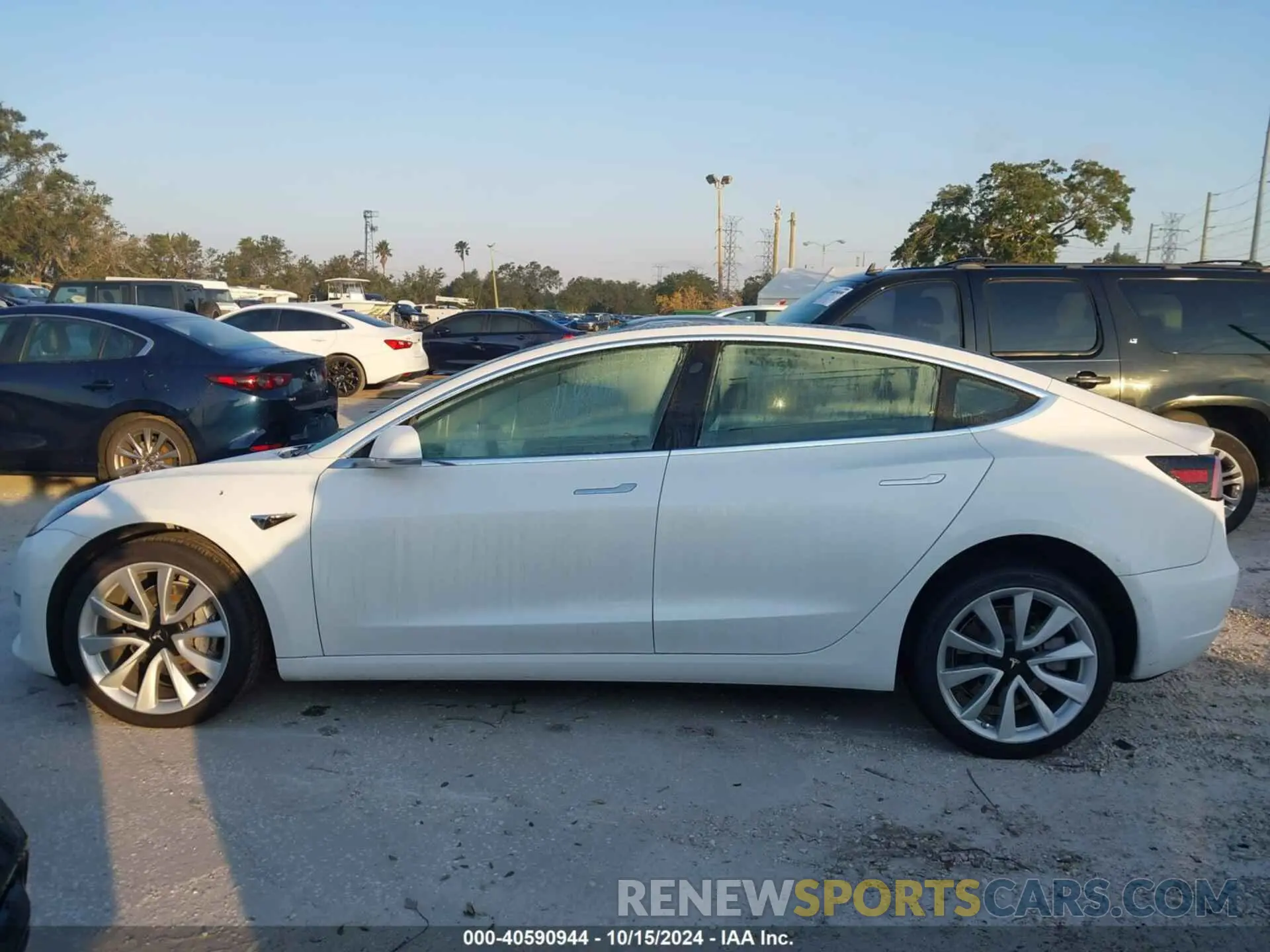 14 Photograph of a damaged car 5YJ3E1EAXLF709160 TESLA MODEL 3 2020