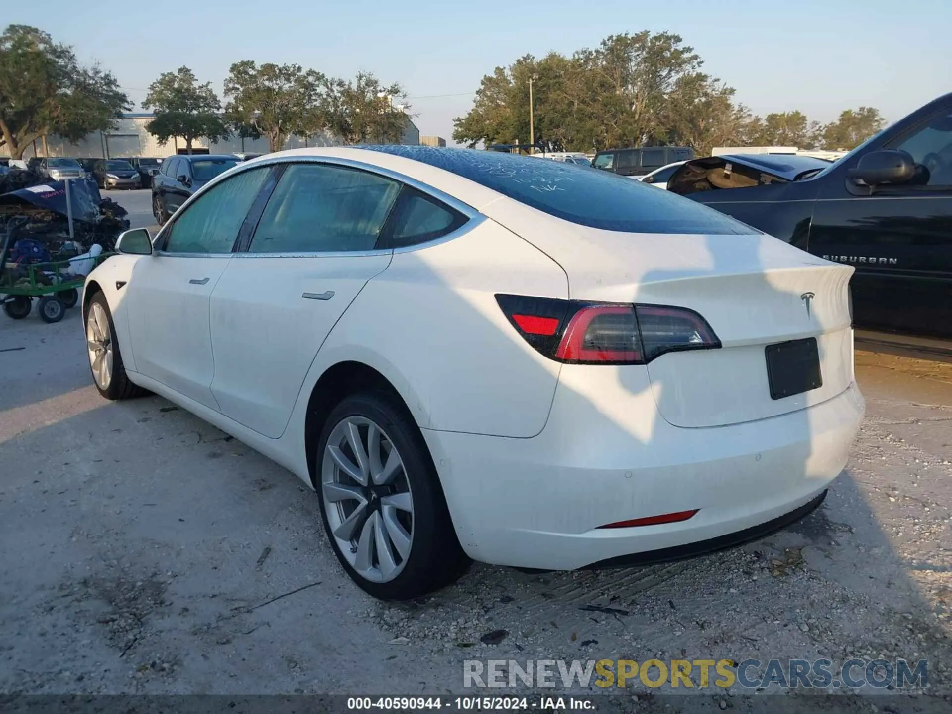 3 Photograph of a damaged car 5YJ3E1EAXLF709160 TESLA MODEL 3 2020