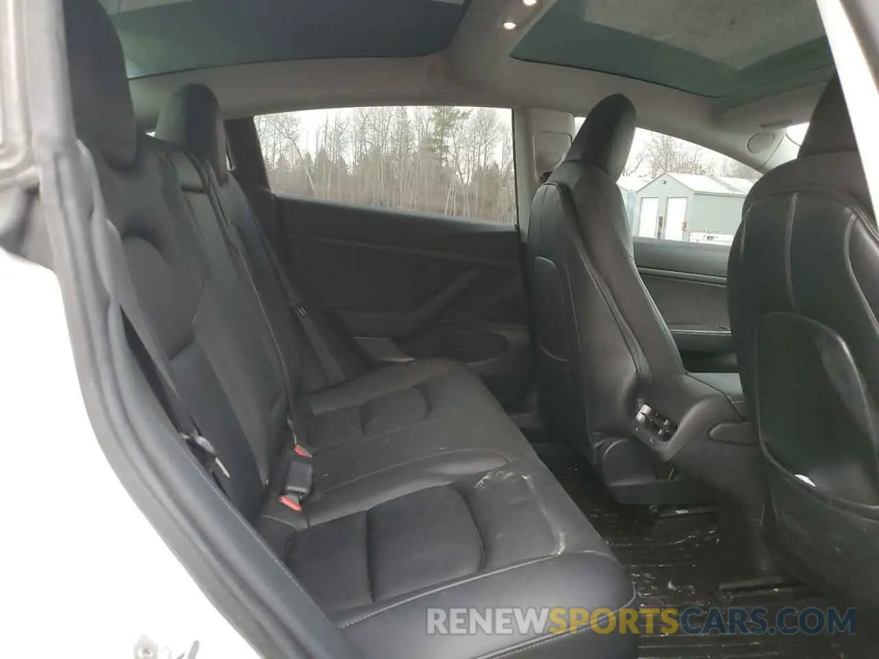 10 Photograph of a damaged car 5YJ3E1EAXLF733894 TESLA MODEL 3 2020