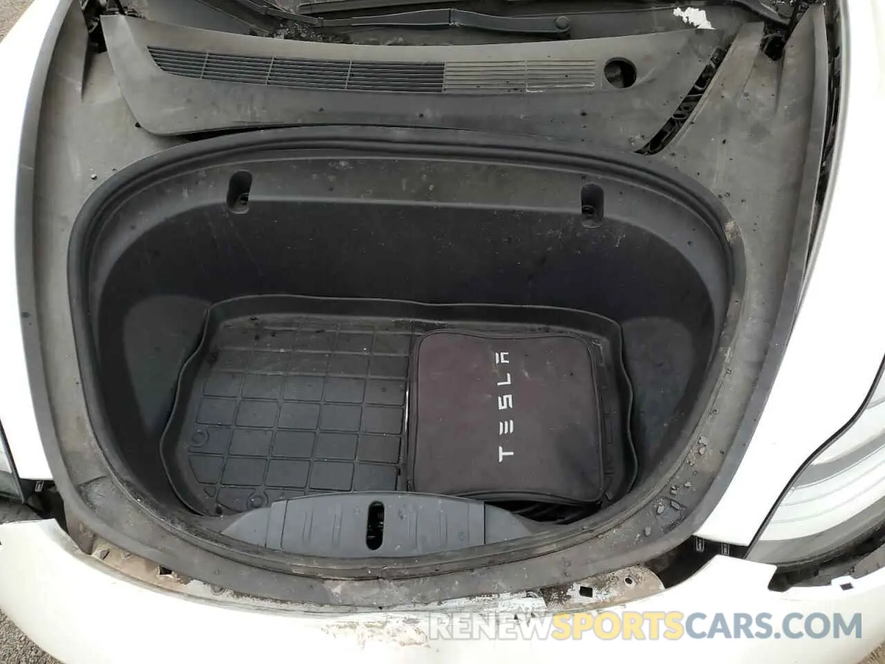 11 Photograph of a damaged car 5YJ3E1EAXLF733894 TESLA MODEL 3 2020
